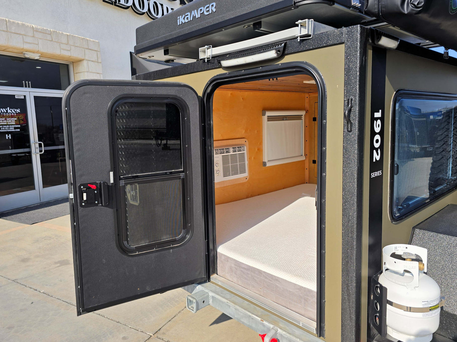 2025 Pike 1902 - Preowned