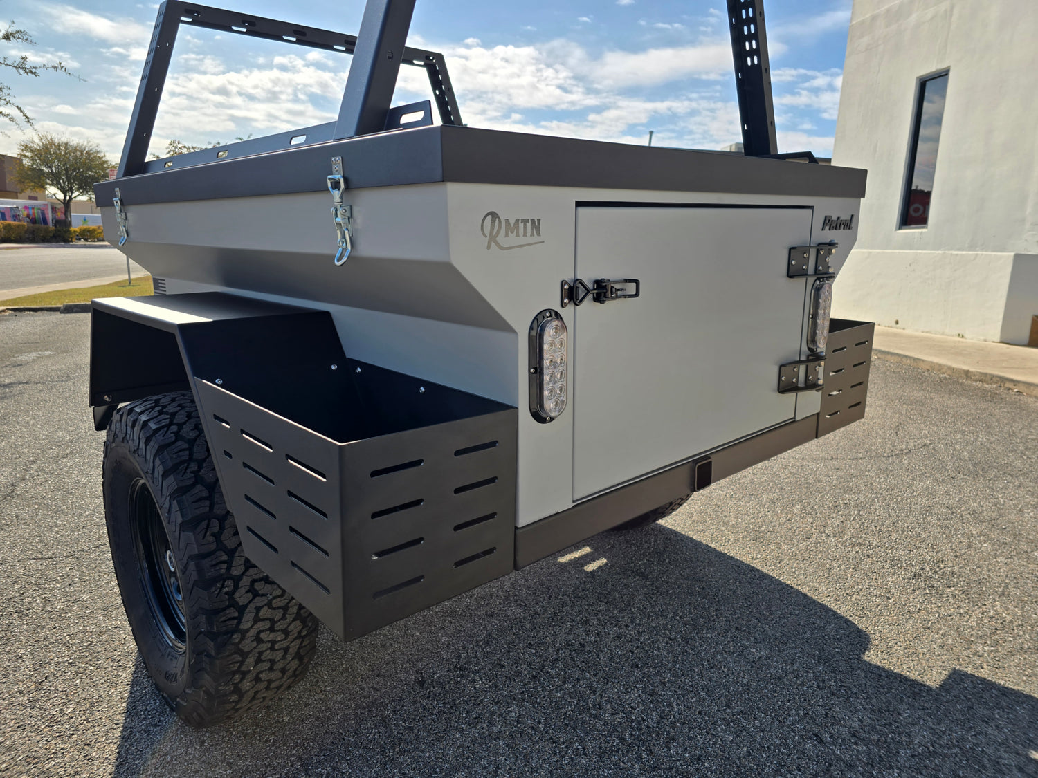 SALE PENDING! 2025 Rustic Mountain Overland Patrol XC - SHOW DEMO SALE!!
