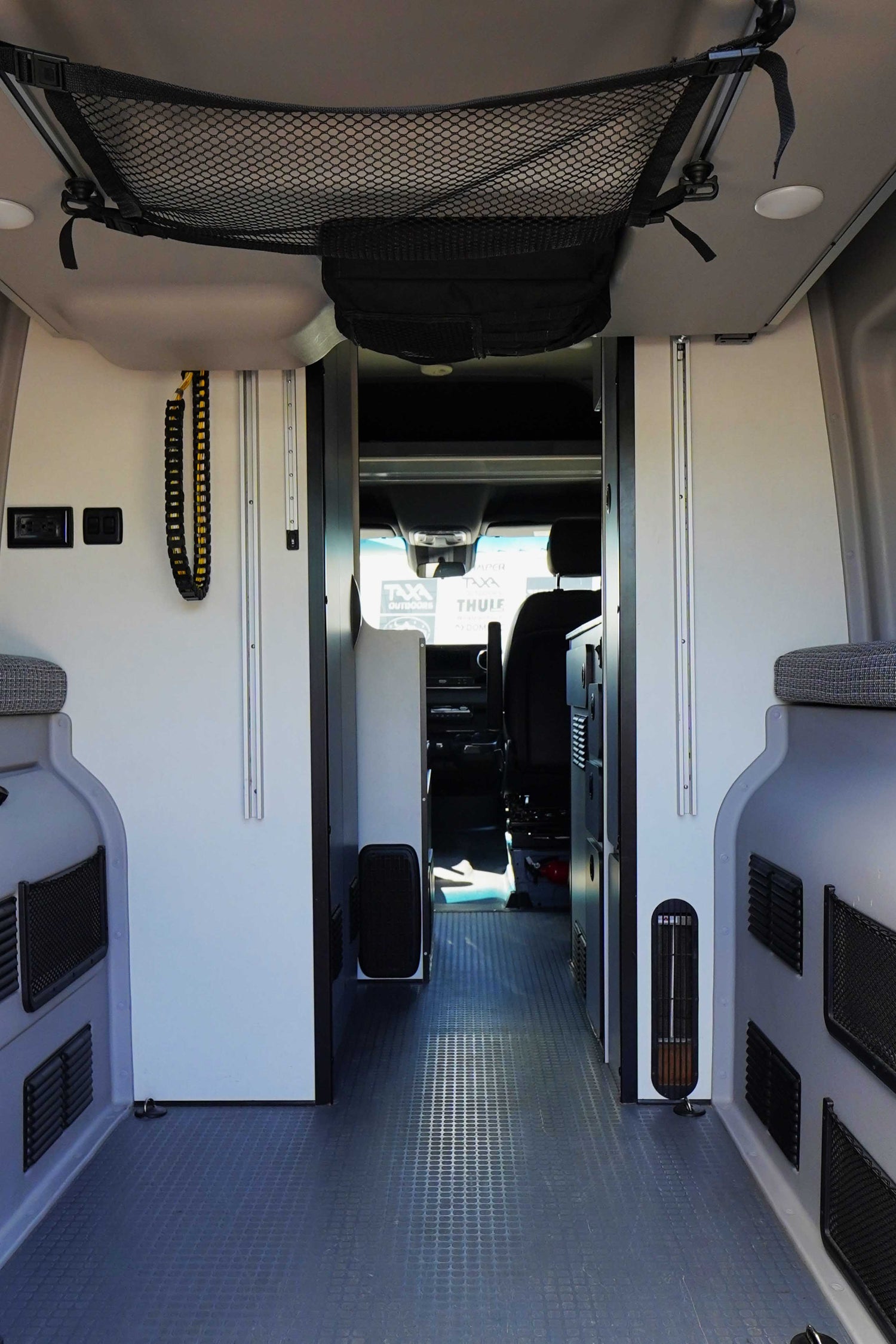 NEW ARRIVAL!! 2022 Winnebago Revel - Preowned