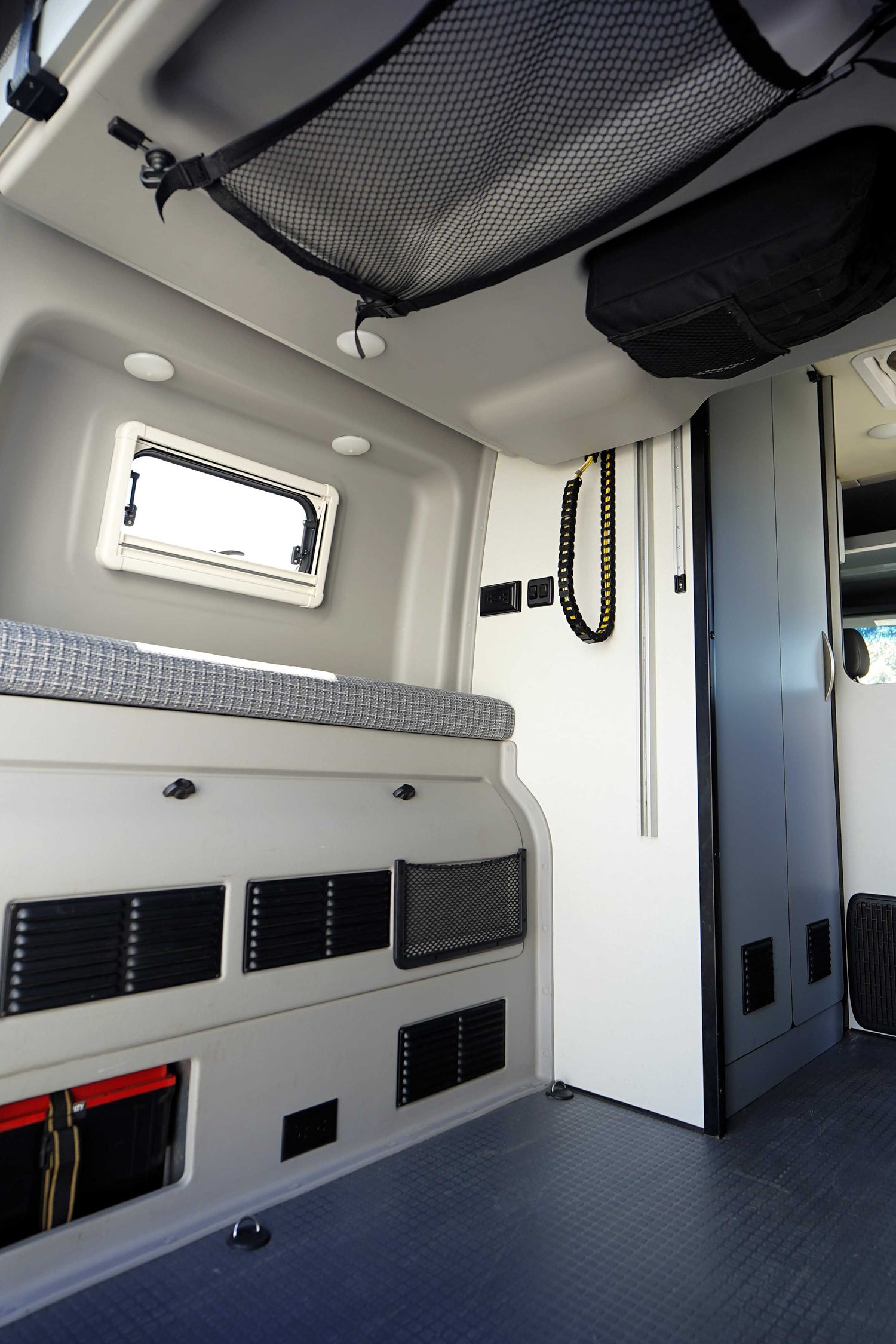 NEW ARRIVAL!! 2022 Winnebago Revel - Preowned