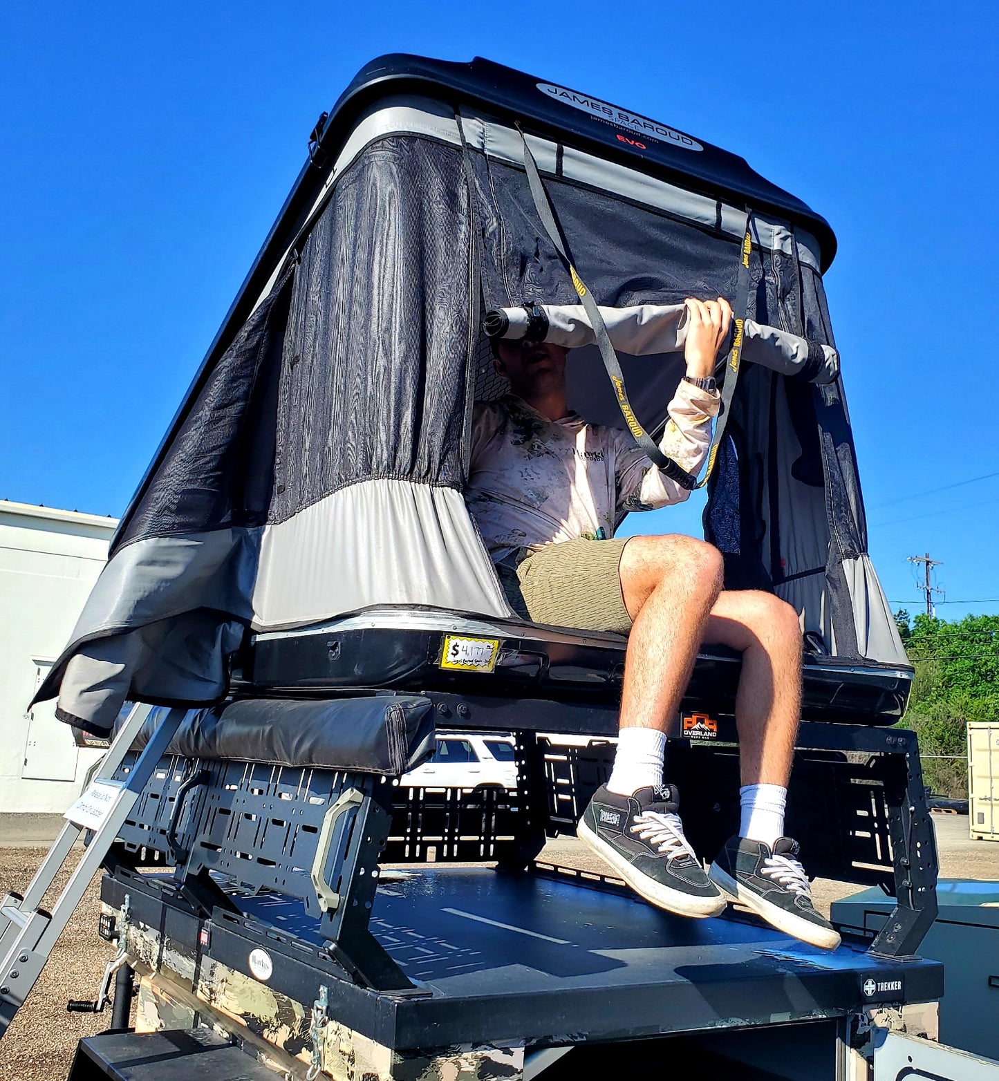 SCRATCH & DENT SALE! James Baroud Space Rooftop Tent - M - Black