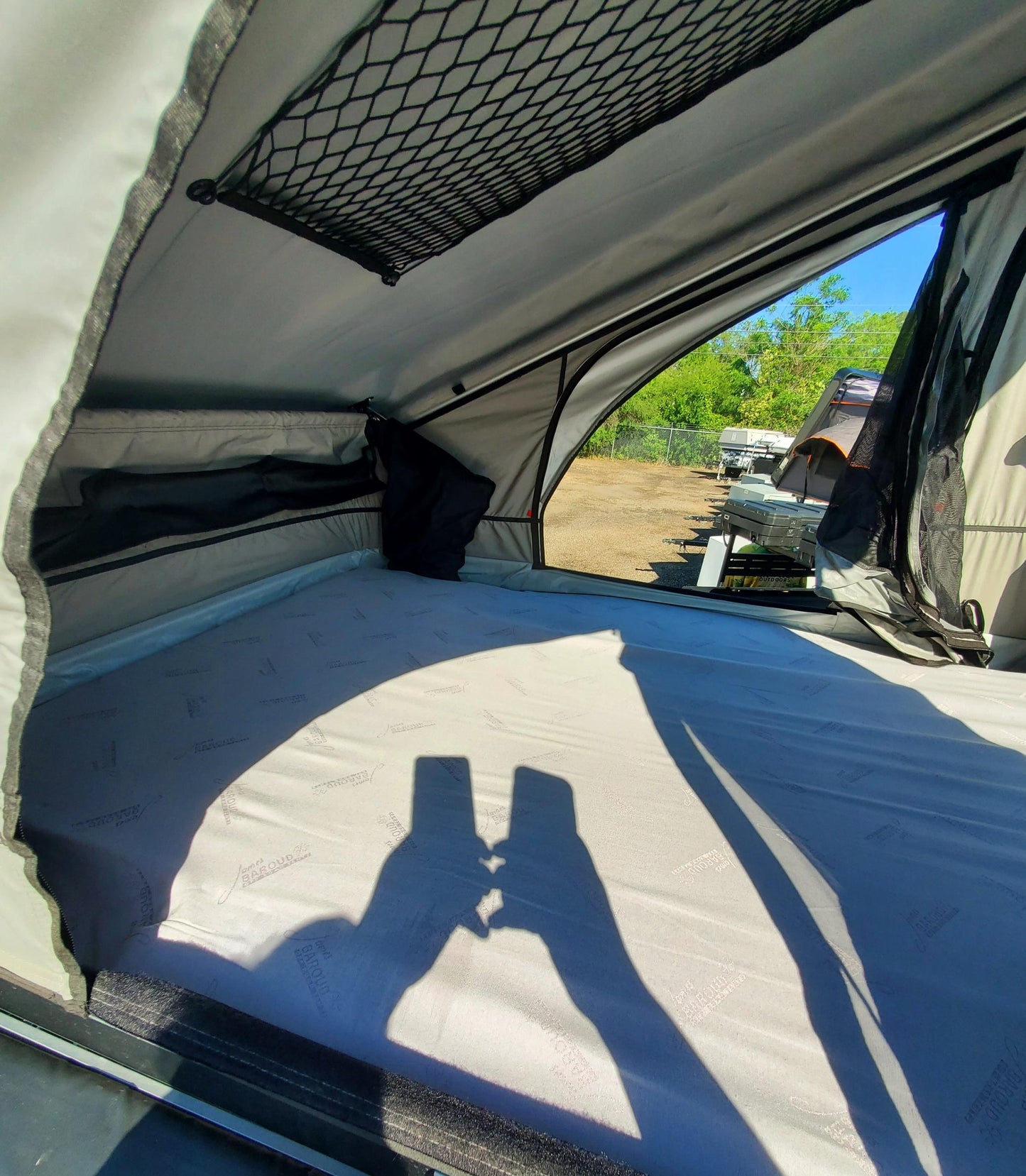 SCRATCH & DENT SALE! James Baroud Space Rooftop Tent - M - Black
