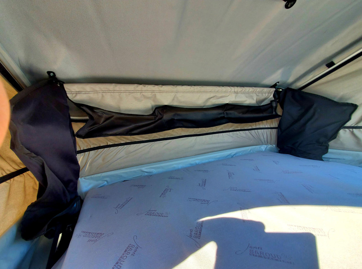SCRATCH & DENT SALE! James Baroud Space Rooftop Tent - M - Black