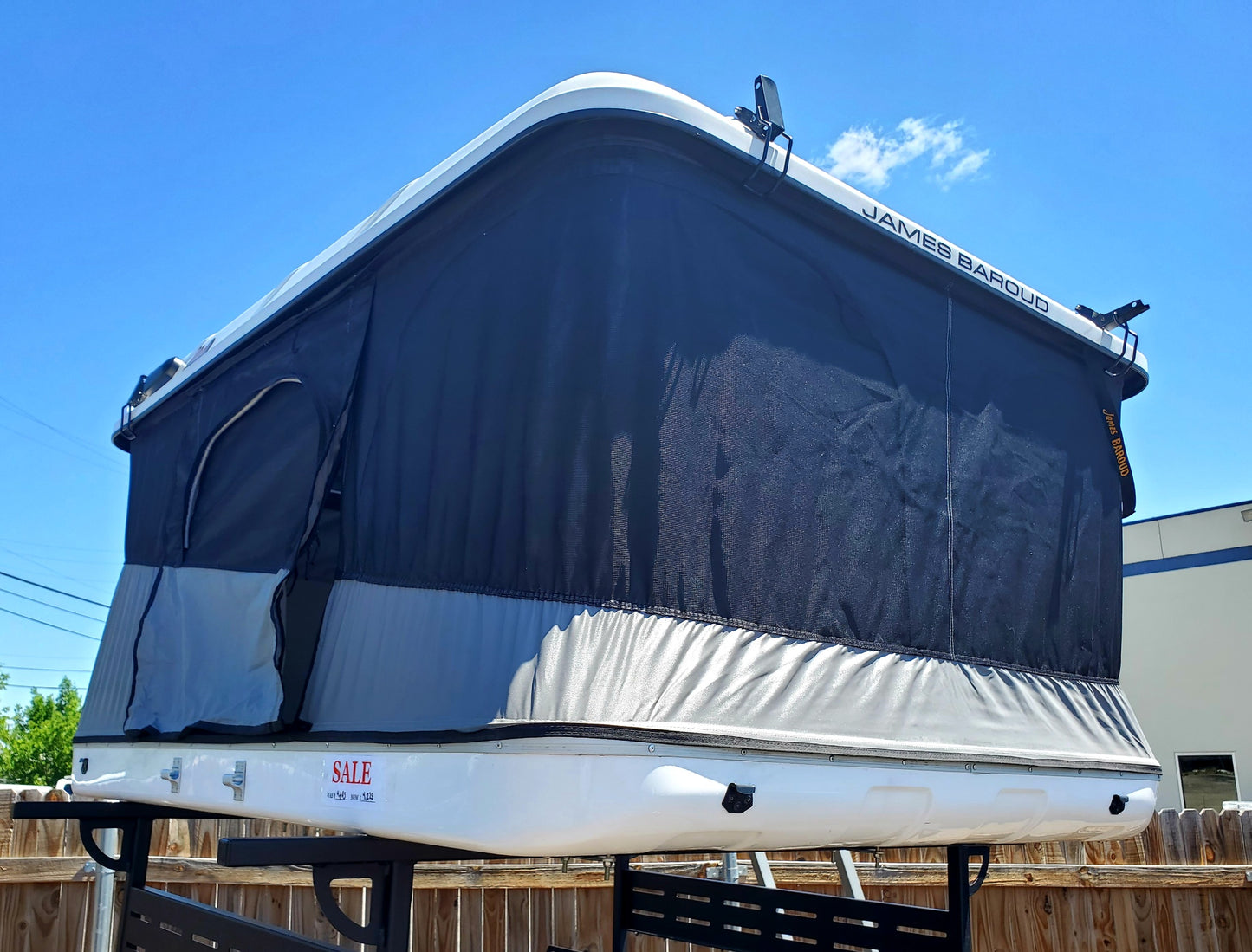 SCRATCH & DENT SALE! James Baroud Evasion Roof Top Tent -M- White