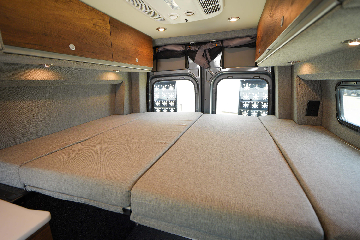 2023 Storyteller Overland Stealth Mode 4x4 - Preowned