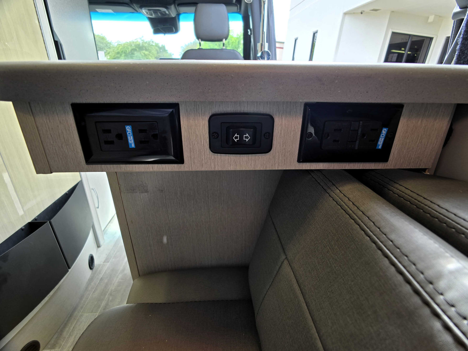 2023 Thor Sanctuary 19P - Preowned