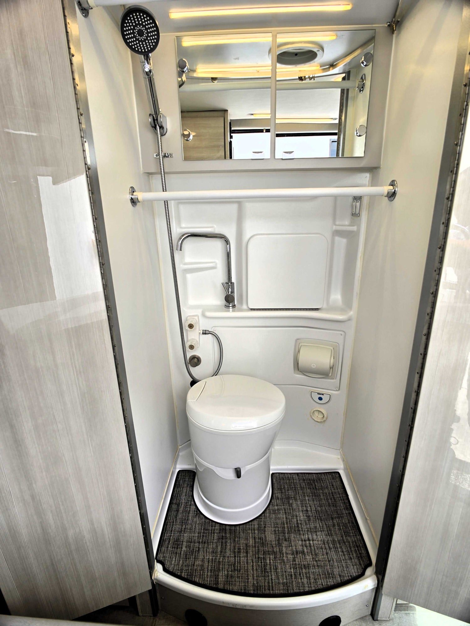 2023 Thor Sanctuary 19P - Preowned