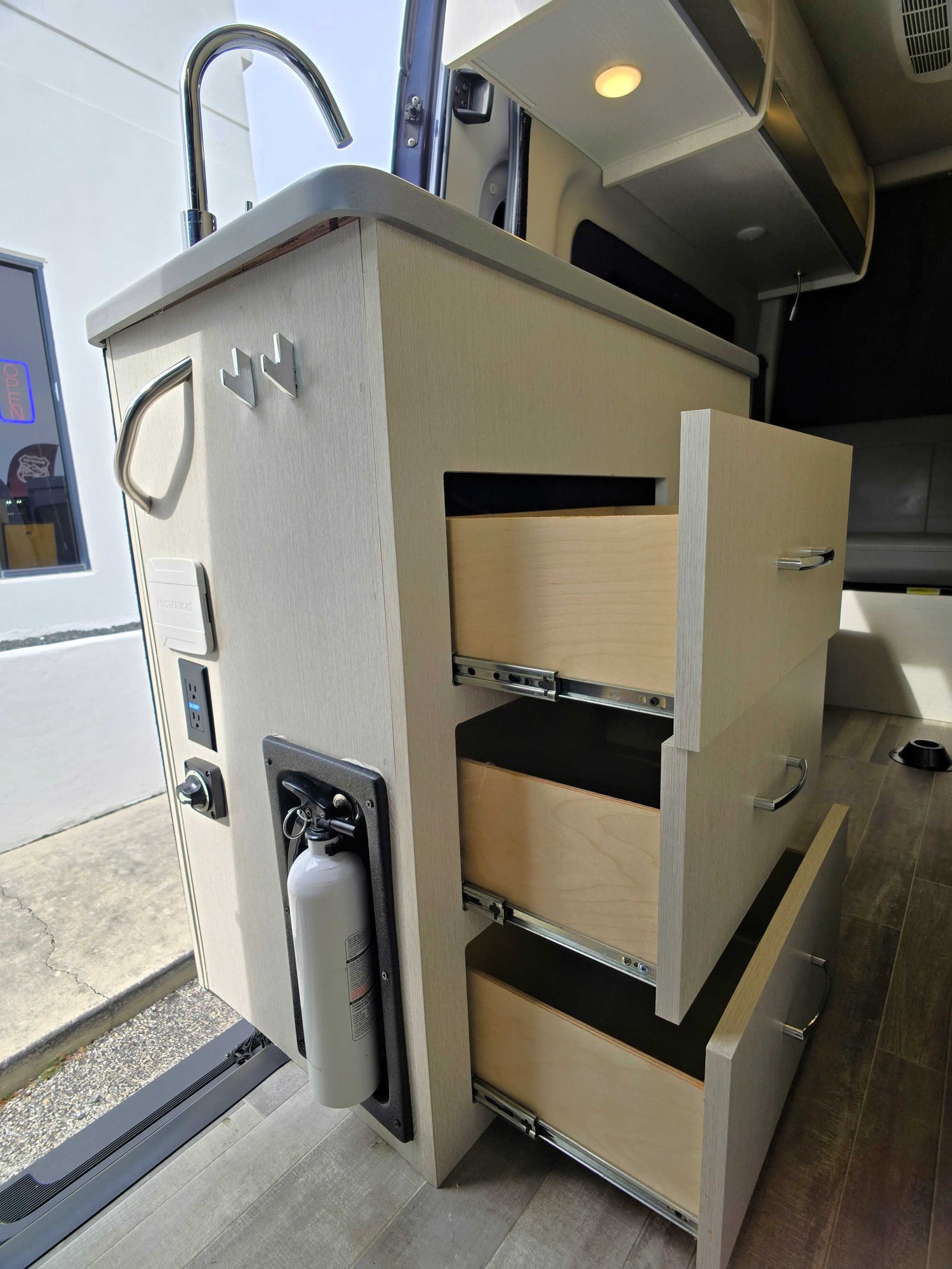 2023 Thor Sanctuary 19P - Preowned