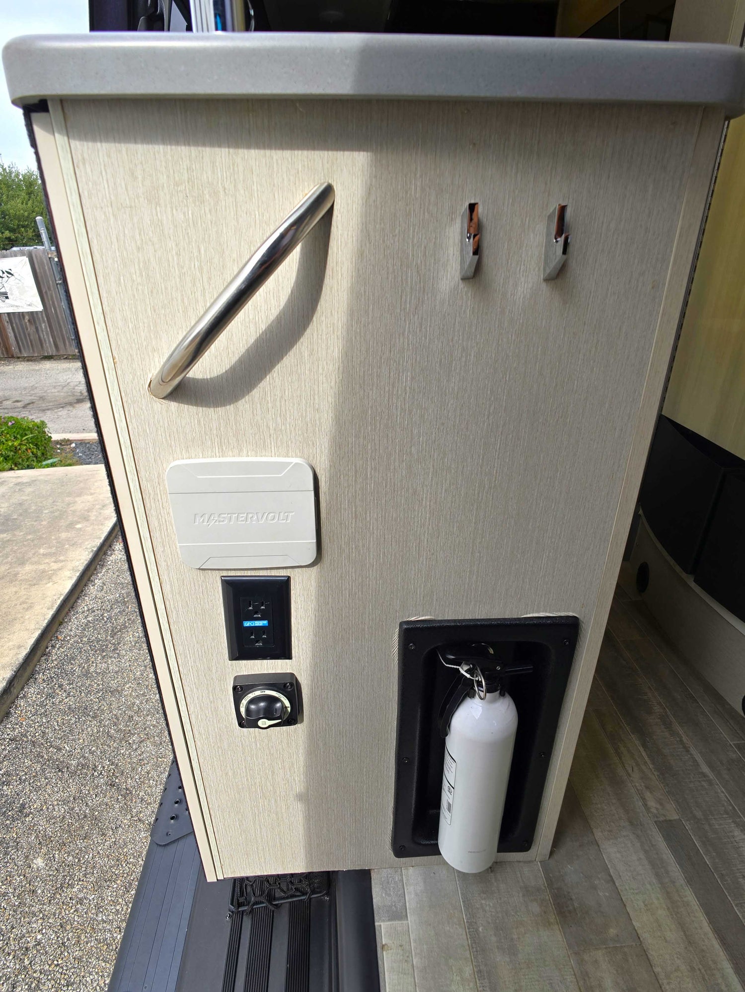 2023 Thor Sanctuary 19P - Preowned