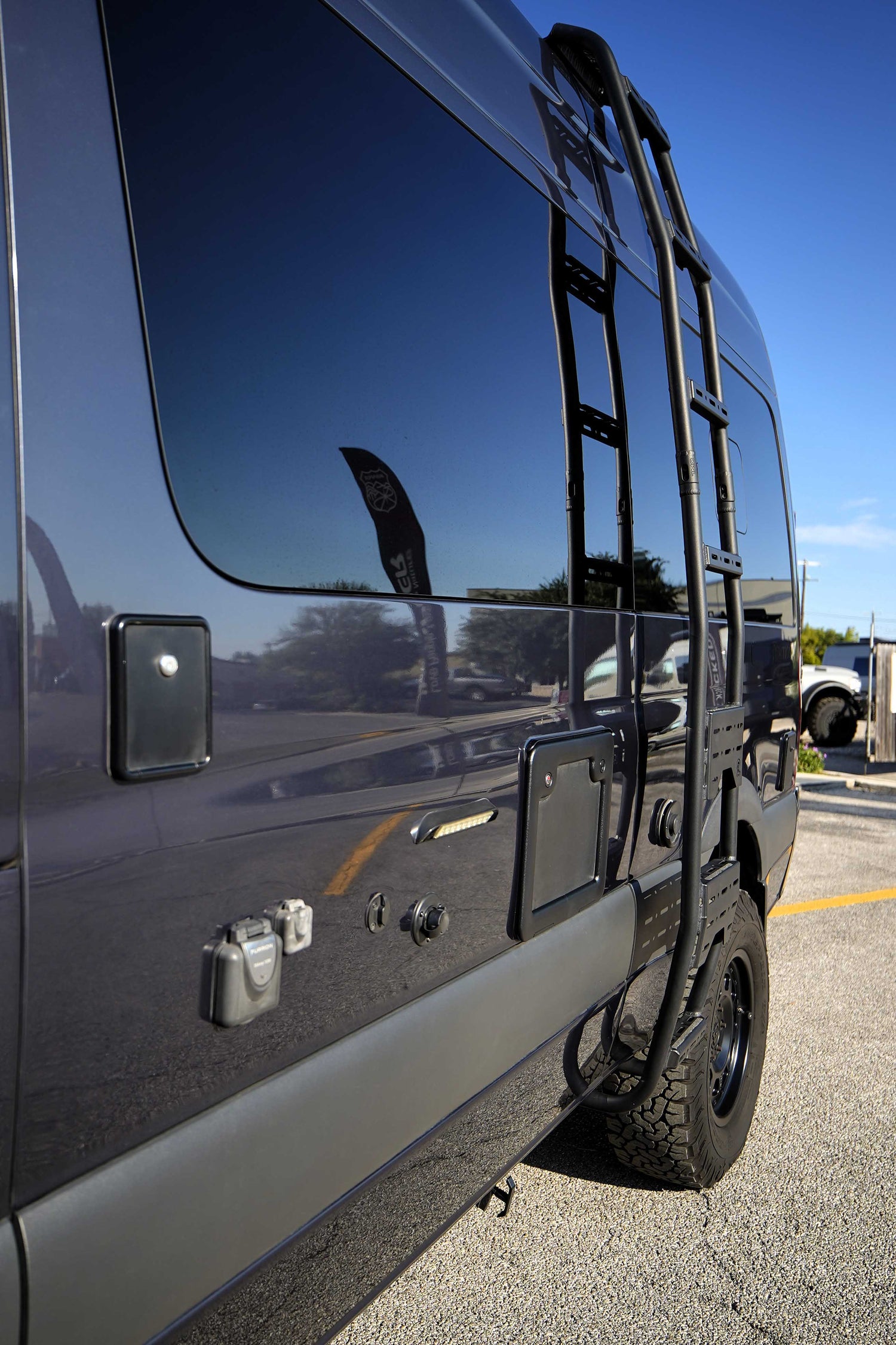 2023 Thor Sanctuary 19P - Preowned