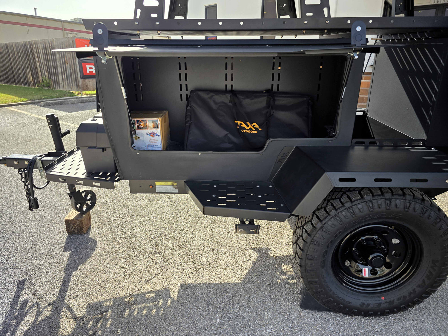 ¡¡VENDIDO!! Tráiler terrestre del oso lanudo de TAXA