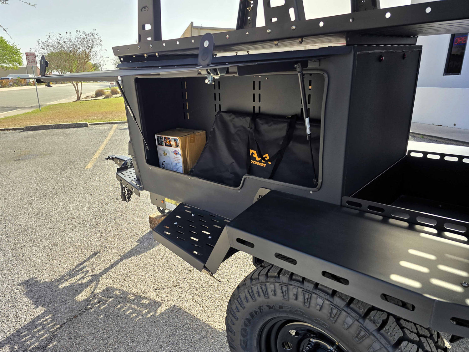 ¡¡VENDIDO!! Tráiler terrestre del oso lanudo de TAXA