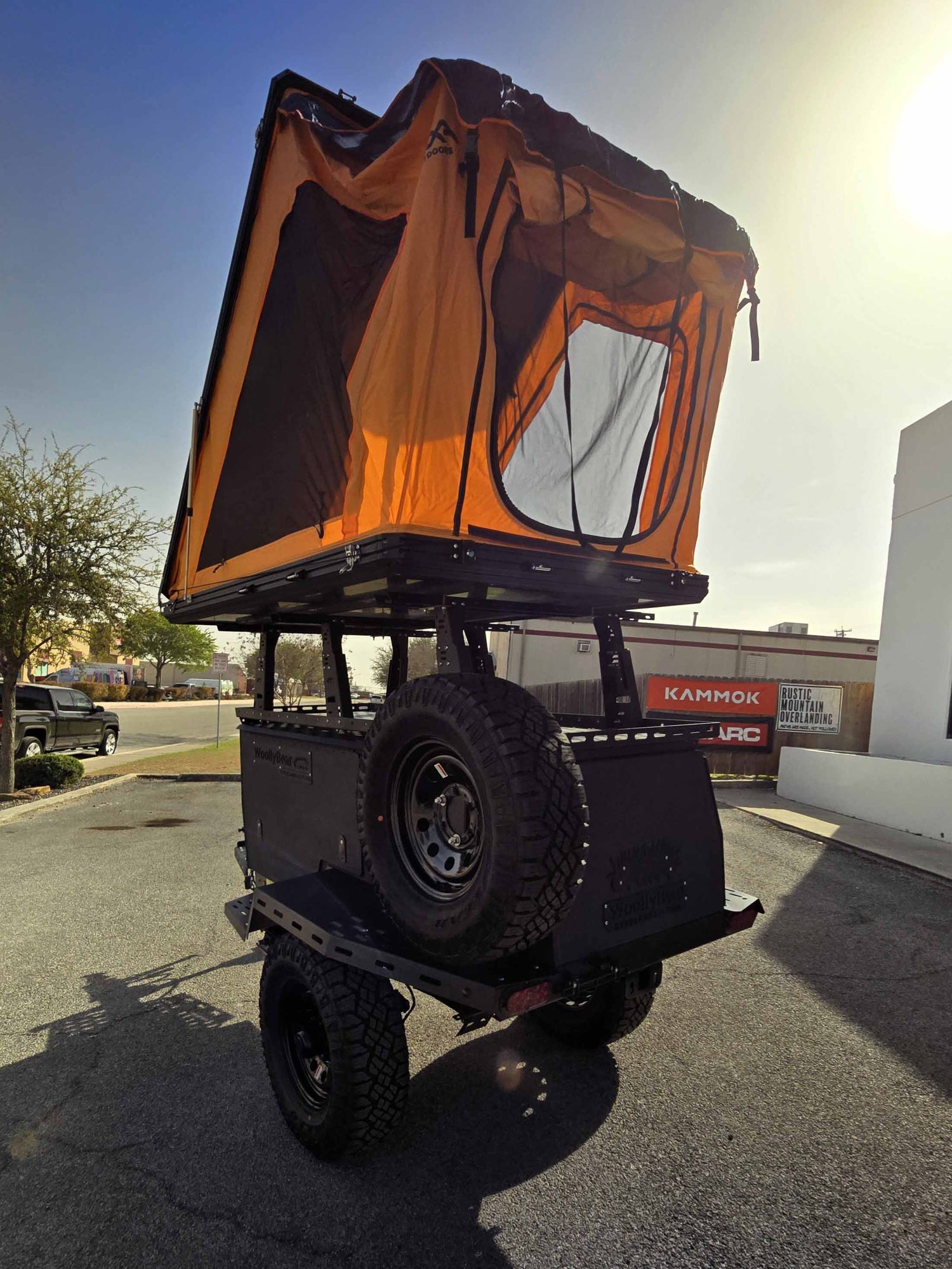 ¡¡VENDIDO!! Tráiler terrestre del oso lanudo de TAXA