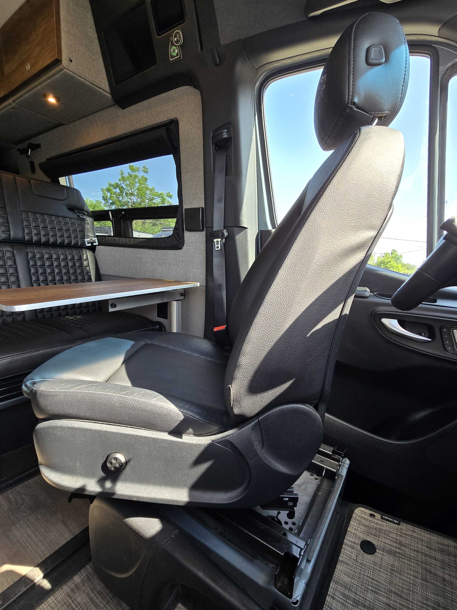 DEAL PENDING! 2022 STORYTELLER OVERLAND STEALTH OG - Preowned
