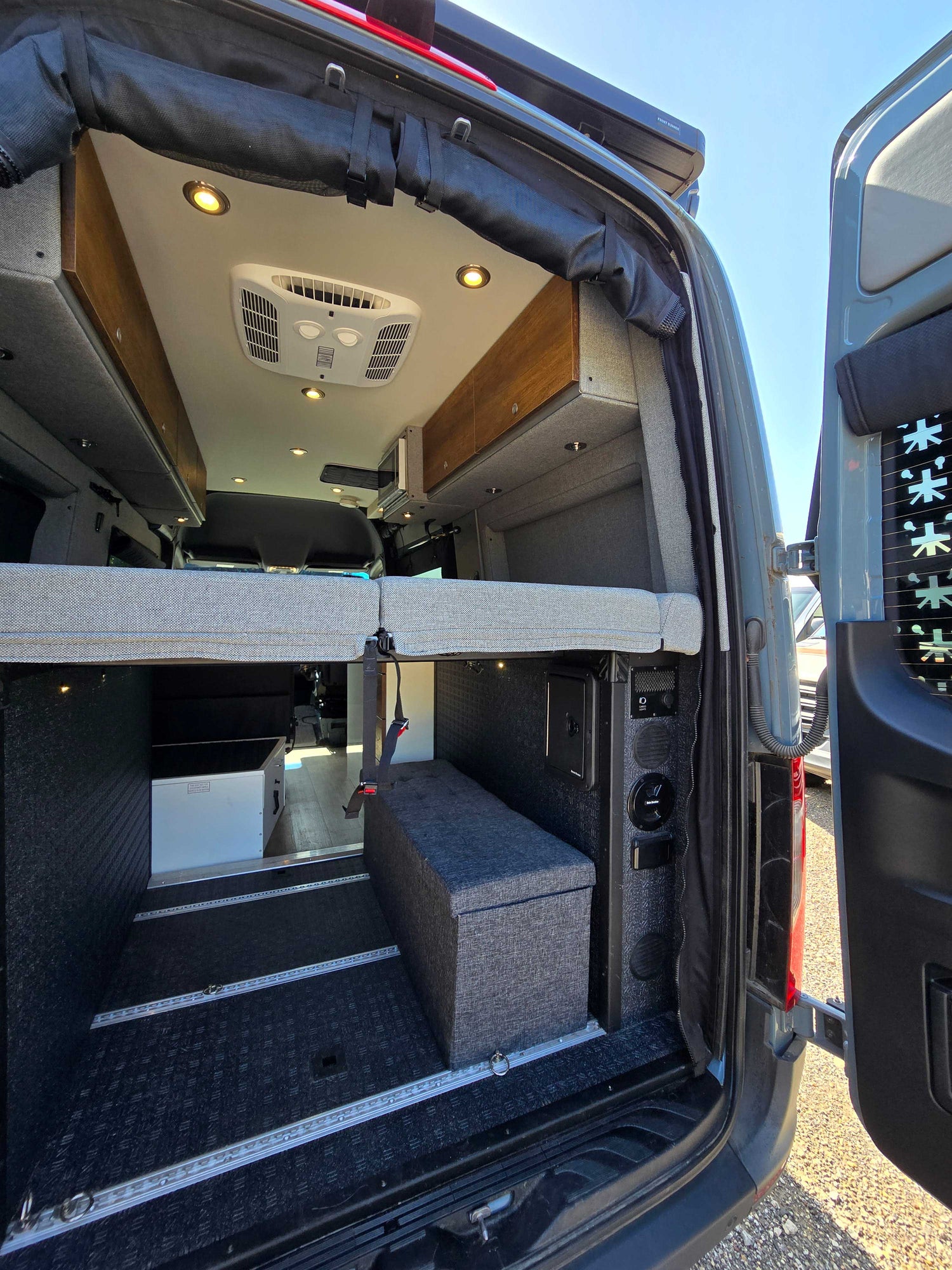 DEAL PENDING! 2022 STORYTELLER OVERLAND STEALTH OG - Preowned