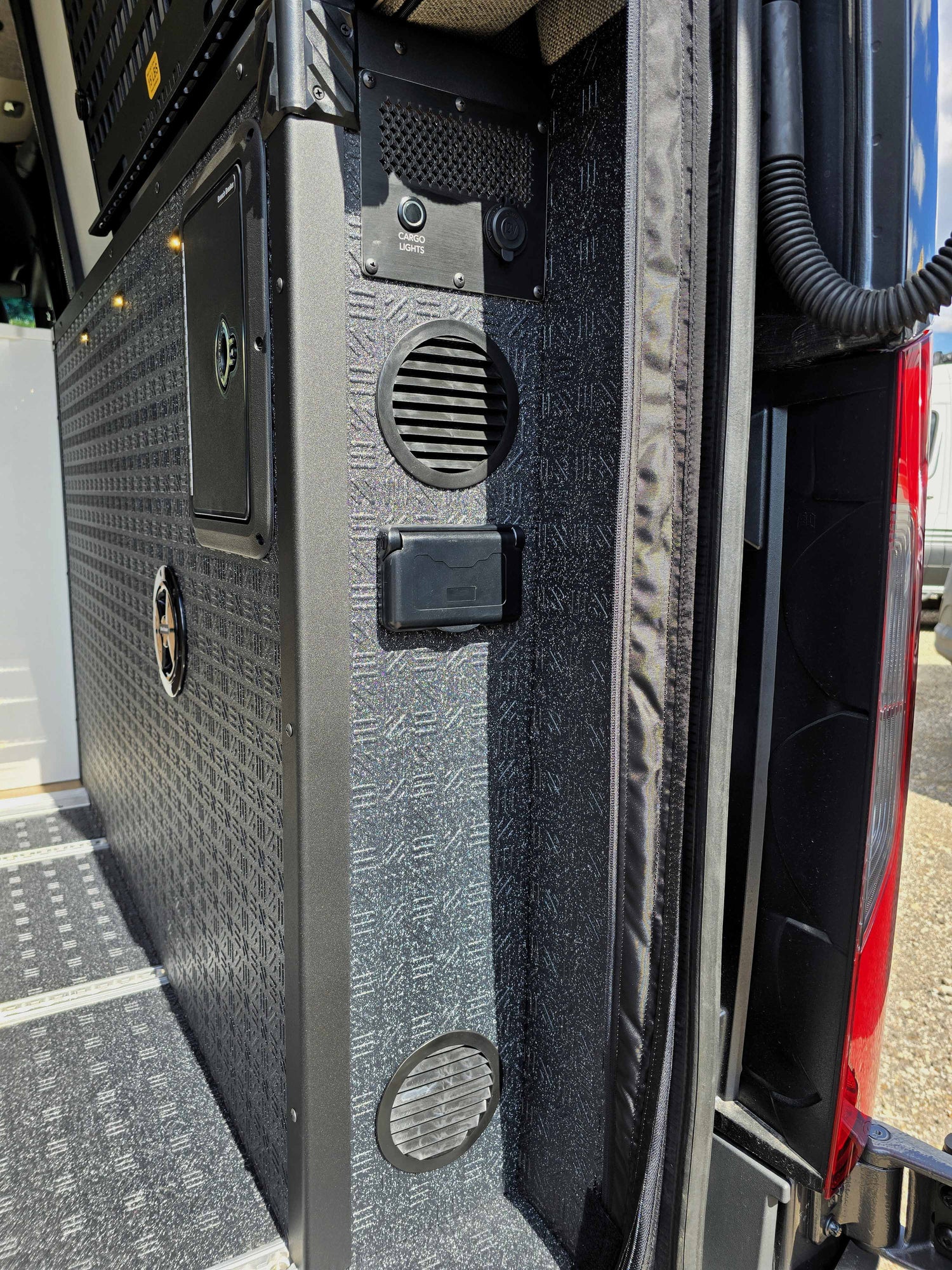 SOLD! 2025 STORYTELLER DARK MODE XO