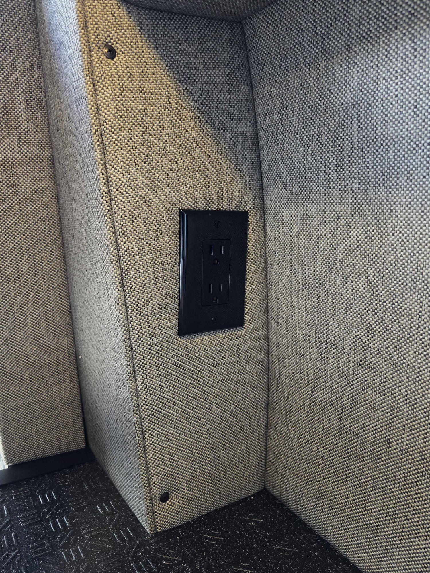 SOLD! 2025 STORYTELLER DARK MODE XO