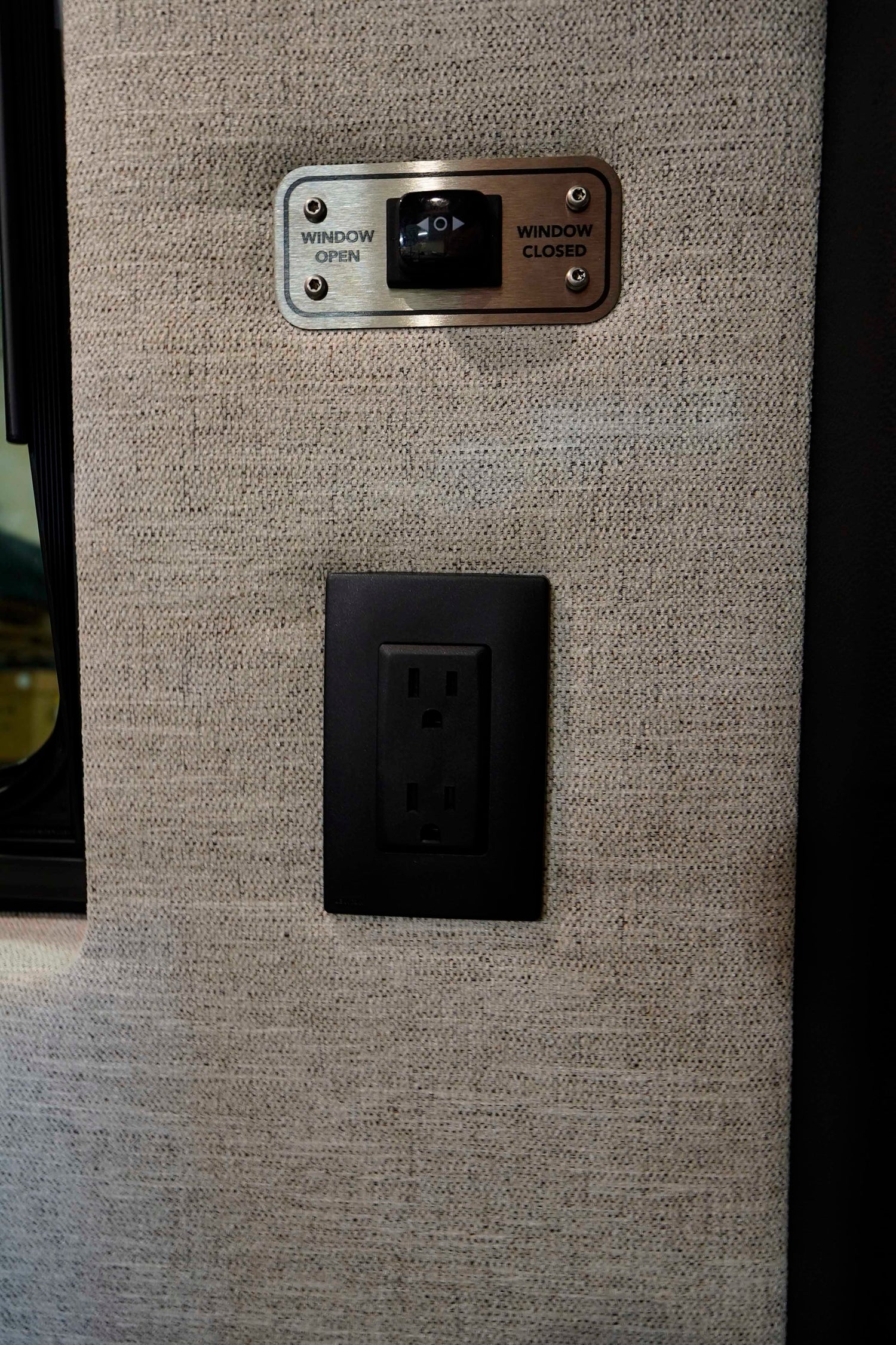 DEAL PENDING! 2025 Storyteller Overland Crew Mode 170