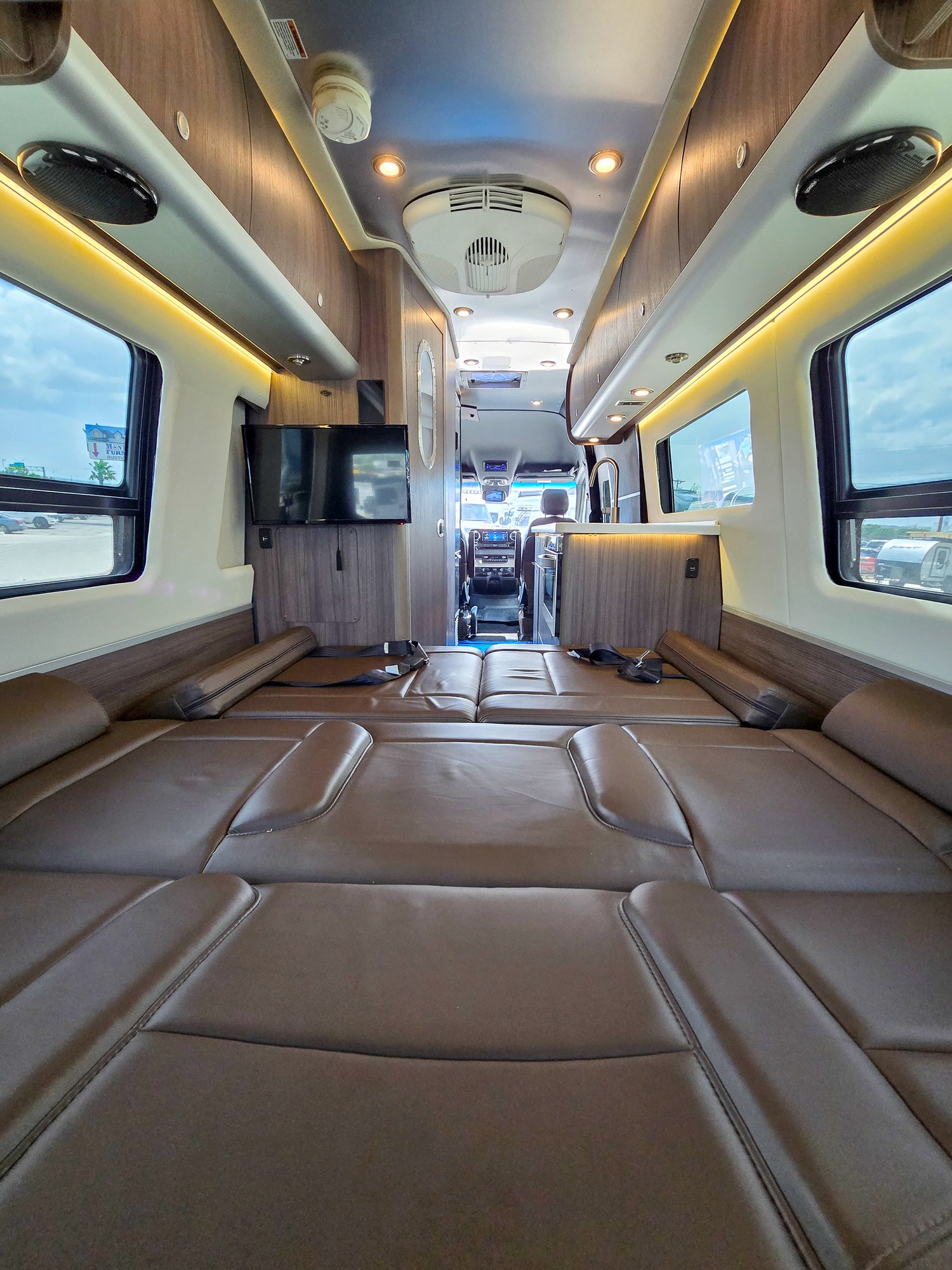 DEAL PENDING! 2021 Airstream Interstate M-24GT - Preowned