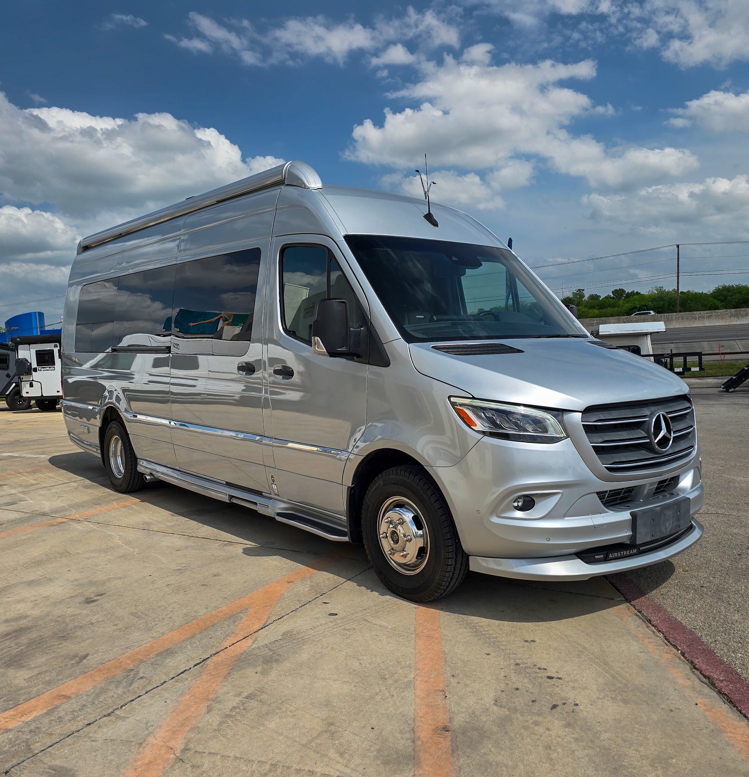 DEAL PENDING! 2021 Airstream Interstate M-24GT - Preowned