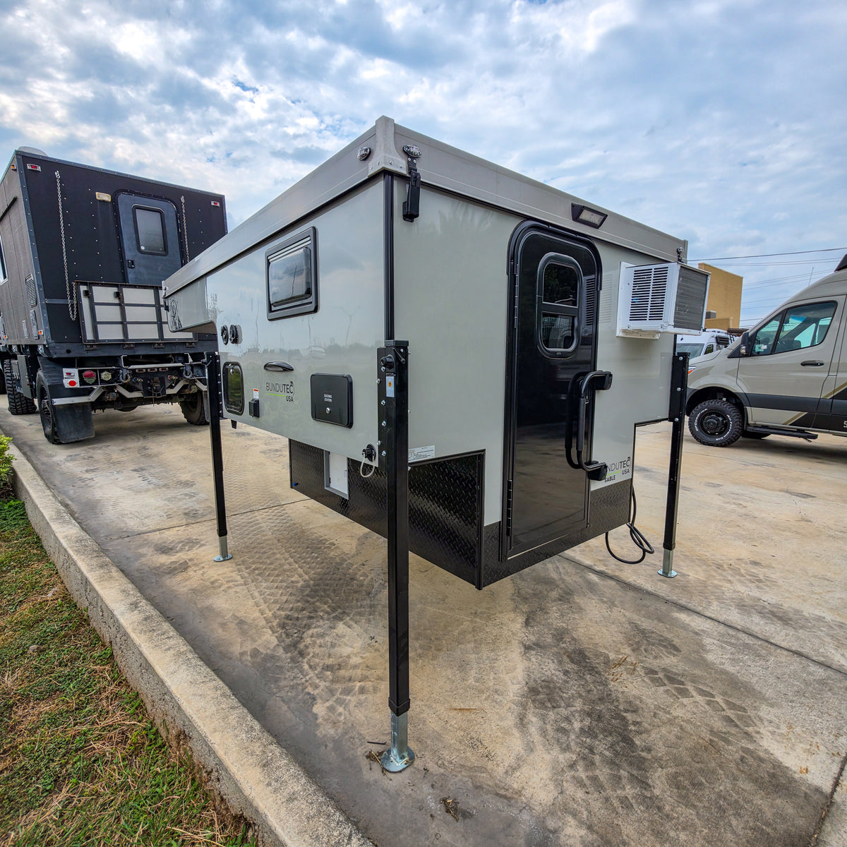 2026 BunduTec USA Sable - Truck Camper