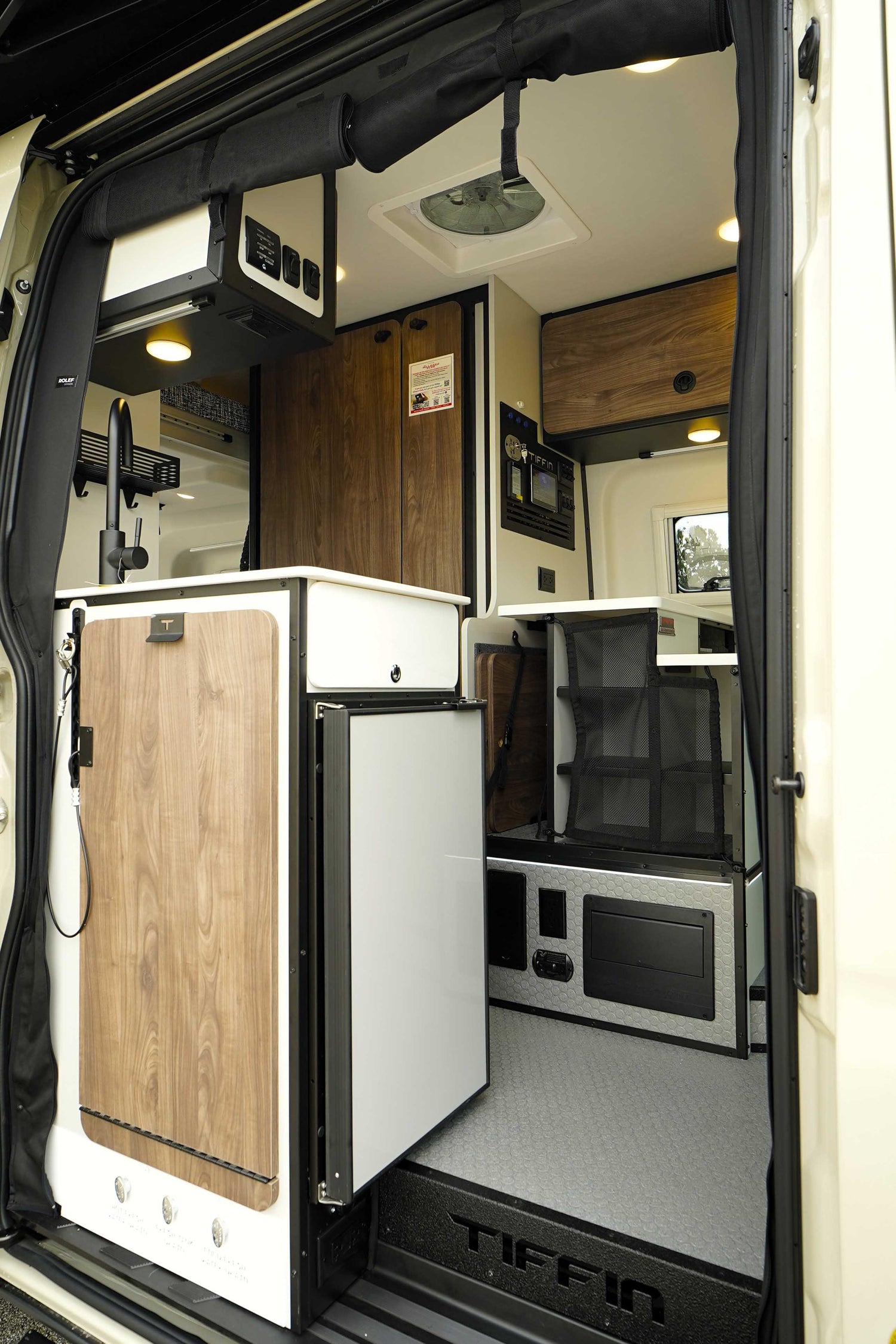 2026 Tiffin GH1 Adventure Bar Starlink Mini Pro, Upgraded Battery System, and Upgraded Audio