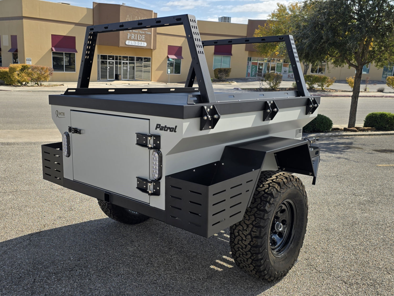 SALE PENDING! 2025 Rustic Mountain Overland Patrol XC - SHOW DEMO SALE!!