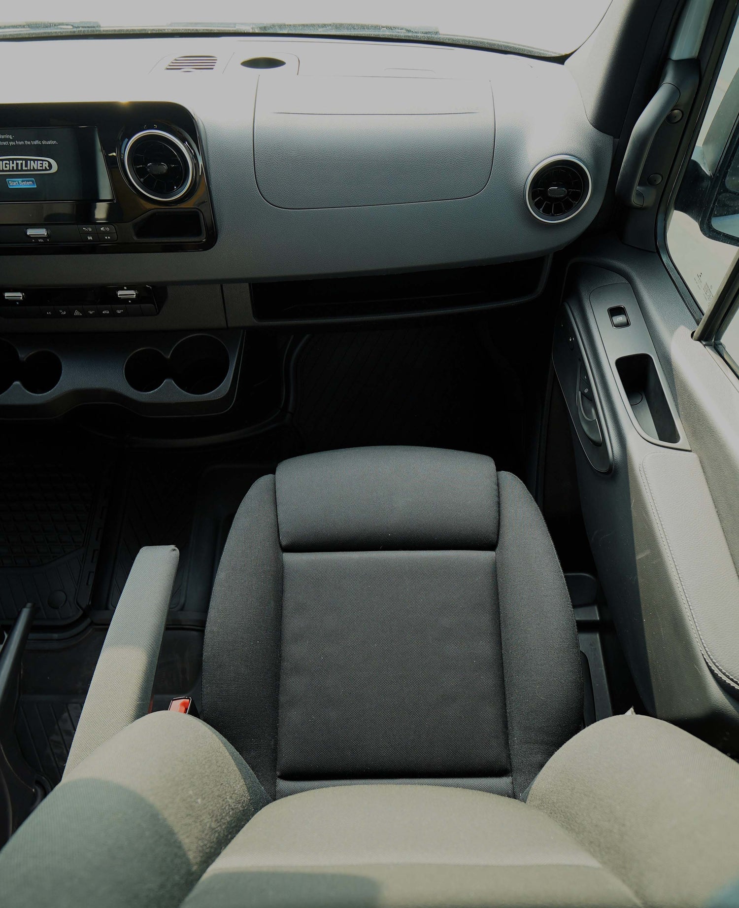 2021 Mercedes Adventure - Preowned