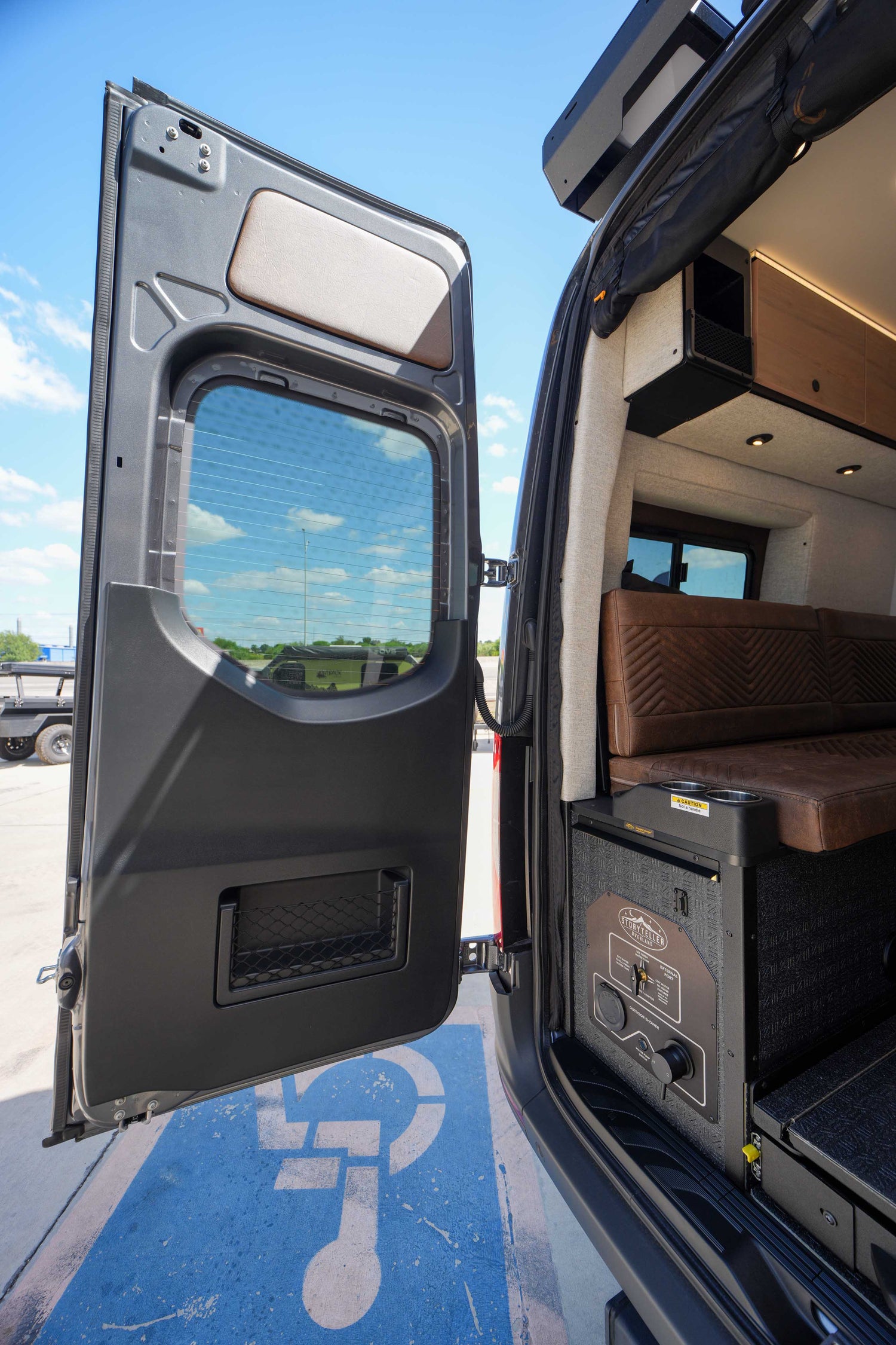 NEW! 2027 Storyteller Overland Crew Mode XL