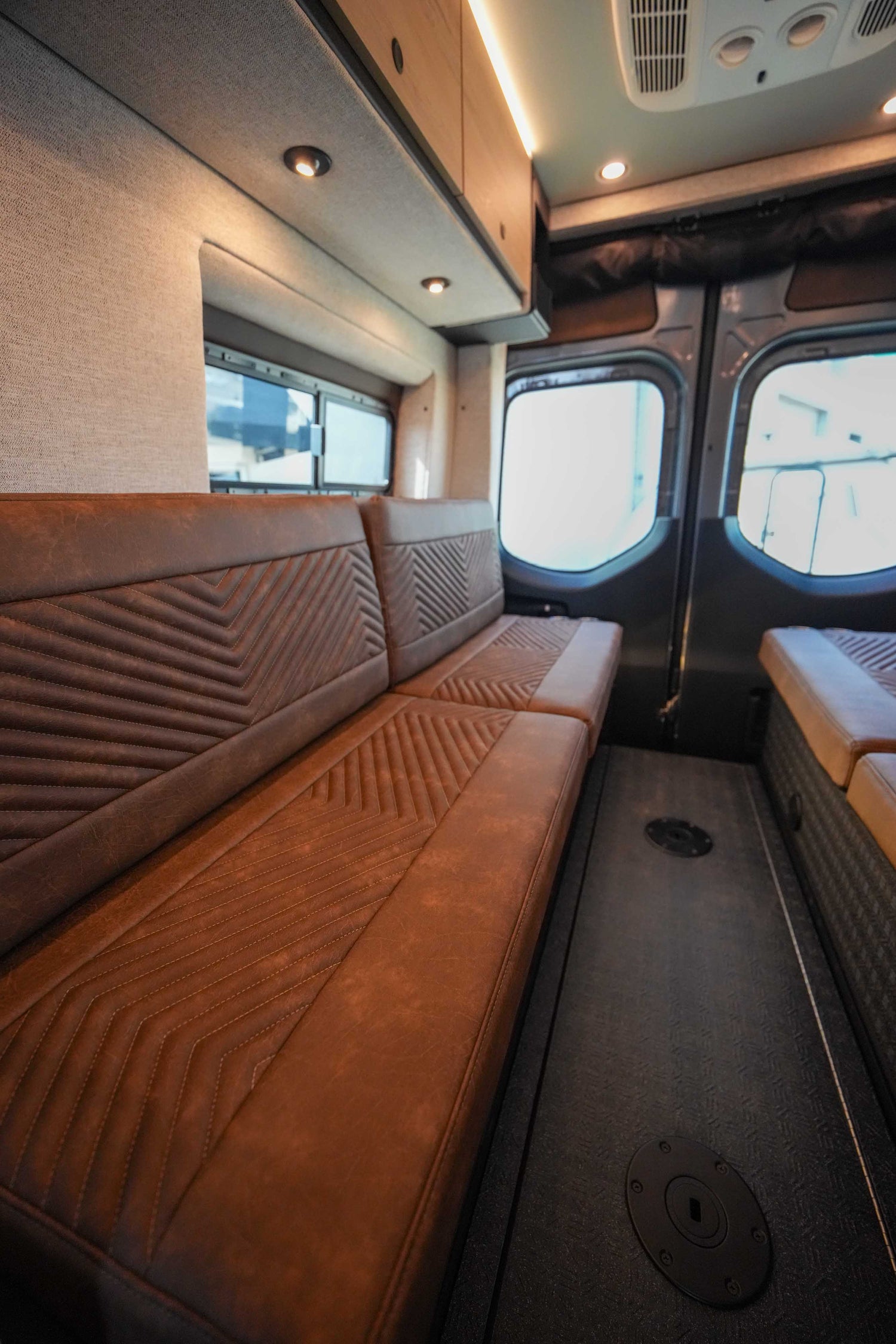 NEW! 2027 Storyteller Overland Crew Mode XL