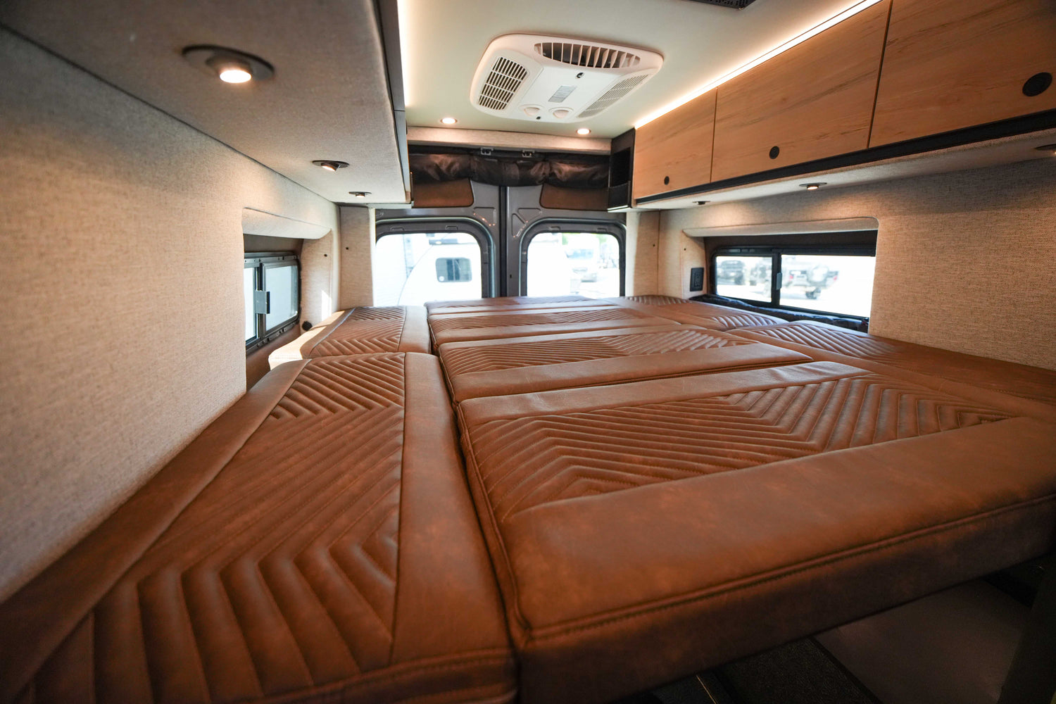 NEW! 2027 Storyteller Overland Crew Mode XL