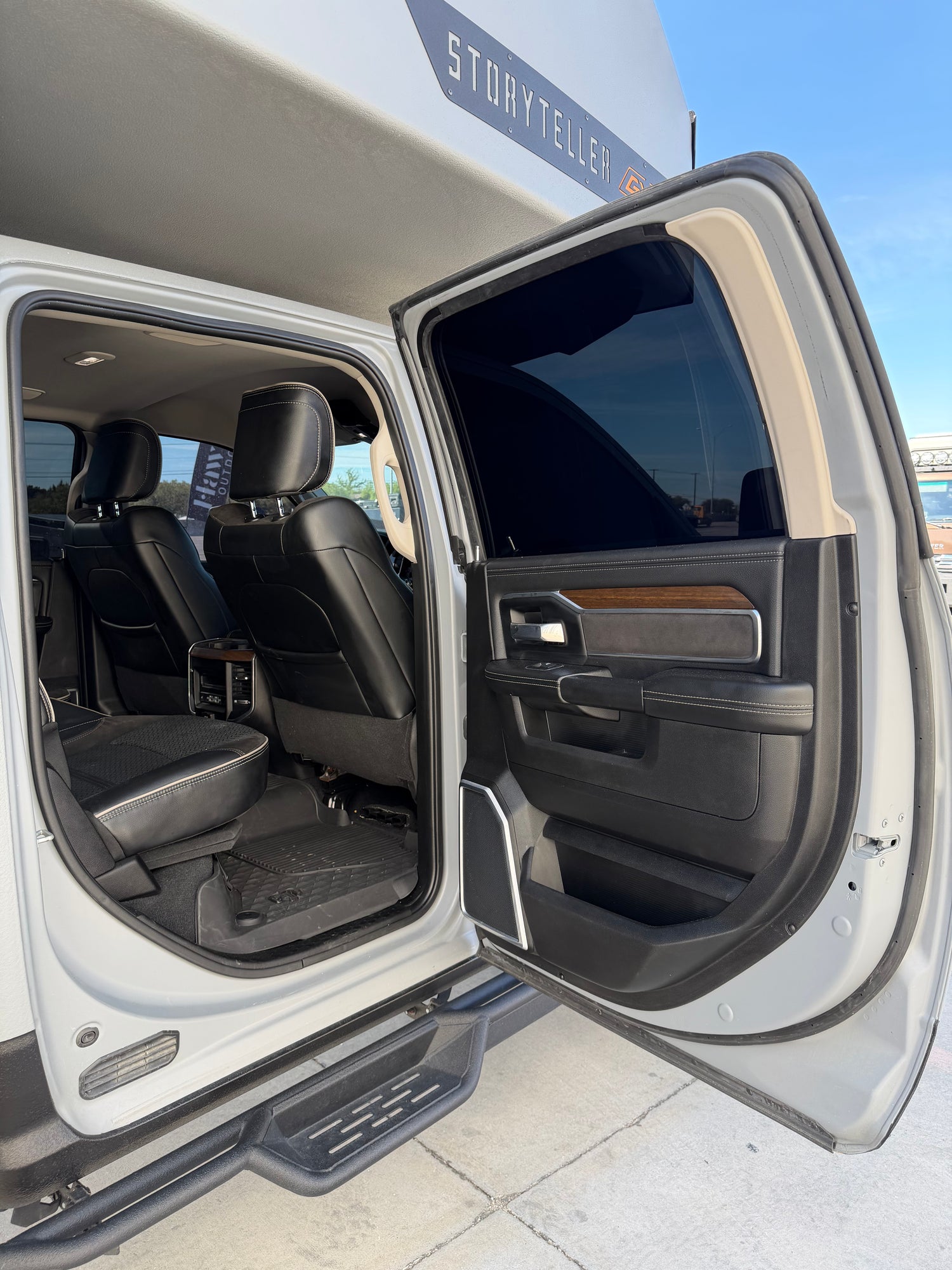 2024 Storyteller Hilt - Preowned