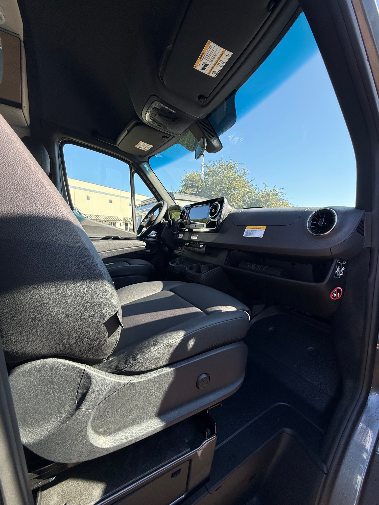 2025 Storyteller Overland Crew Mode 170