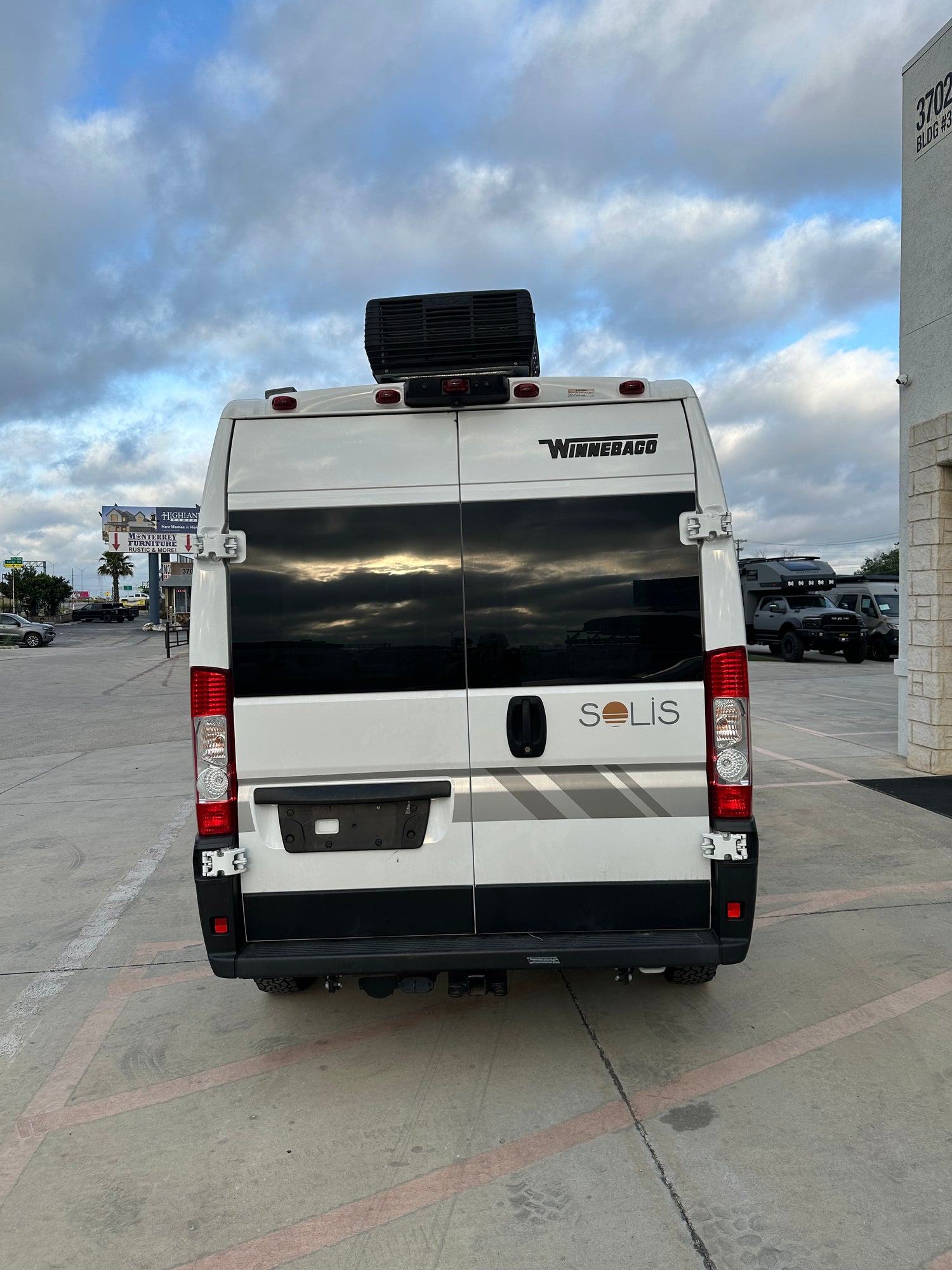 2024 Winnebago Solis - Preowned