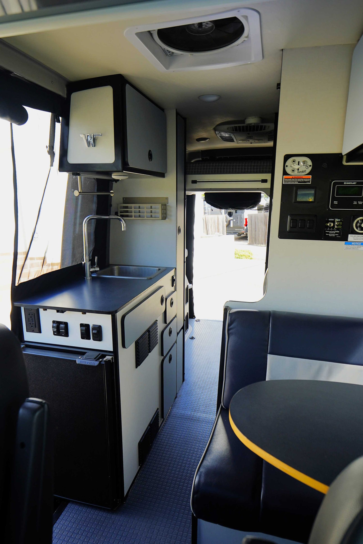 NEW ARRIVAL!! 2022 Winnebago Revel - Preowned