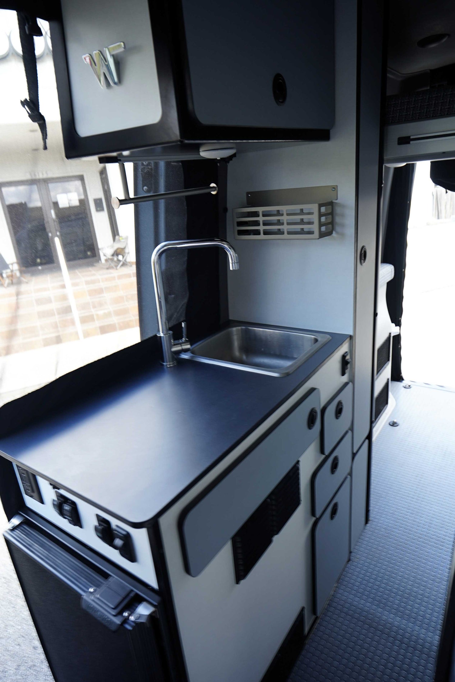 NEW ARRIVAL!! 2022 Winnebago Revel - Preowned