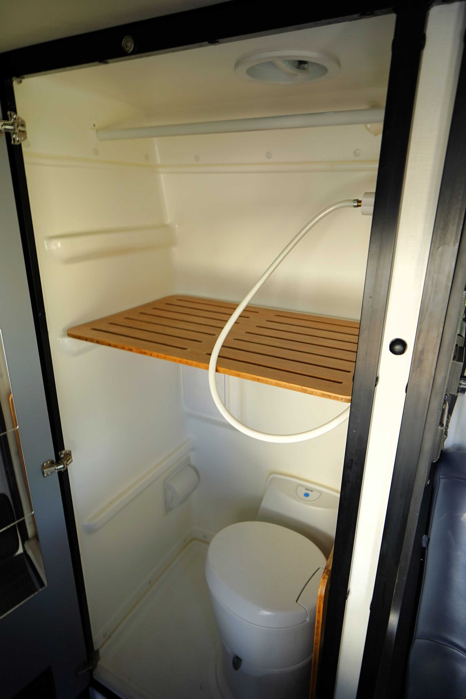 NEW ARRIVAL!! 2022 Winnebago Revel - Preowned