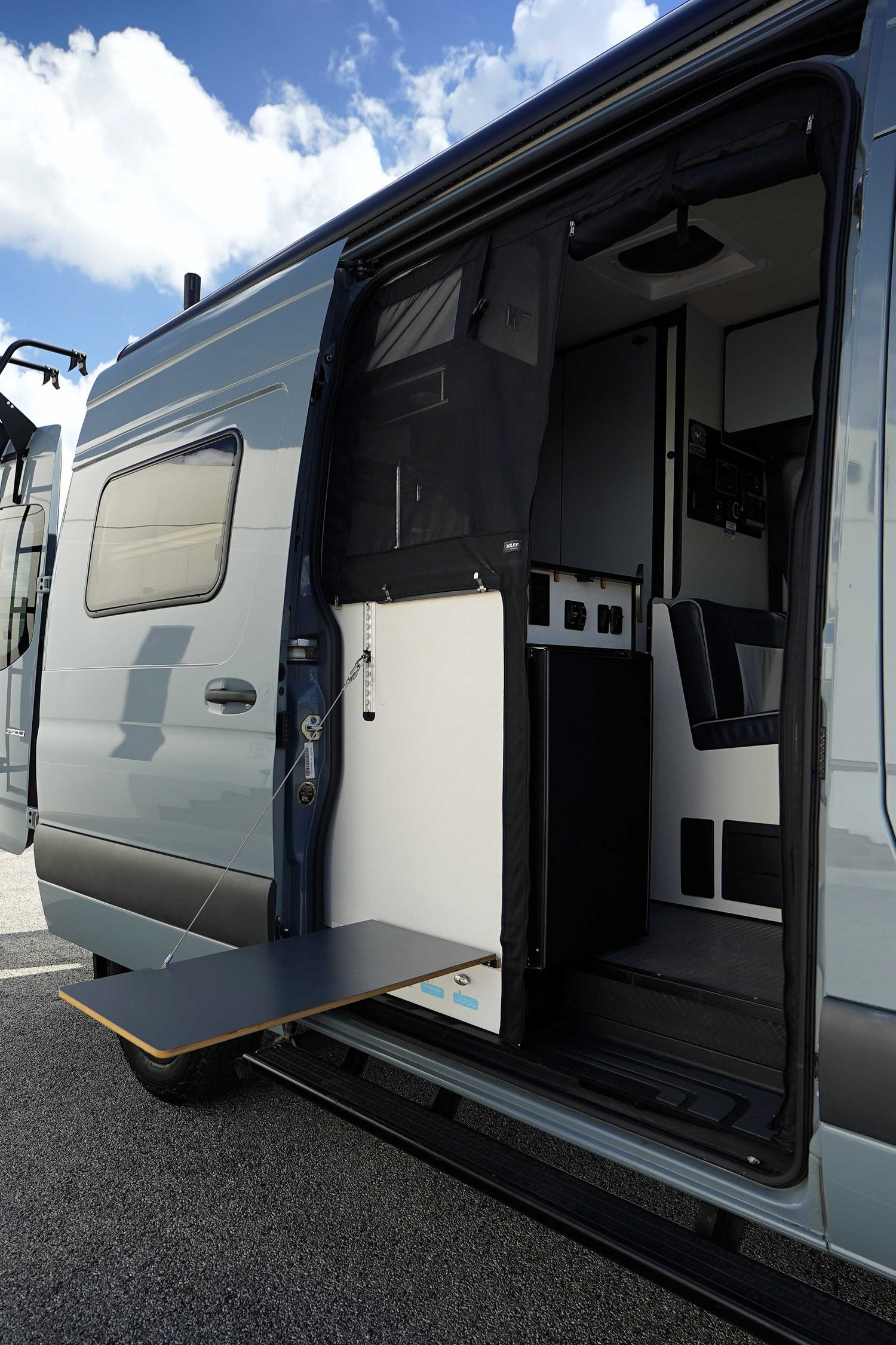 NEW ARRIVAL!! 2022 Winnebago Revel - Preowned