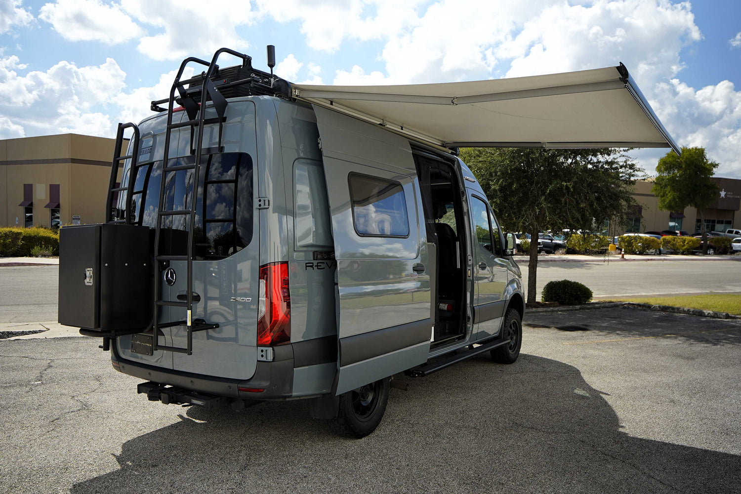 NEW ARRIVAL!! 2022 Winnebago Revel - Preowned