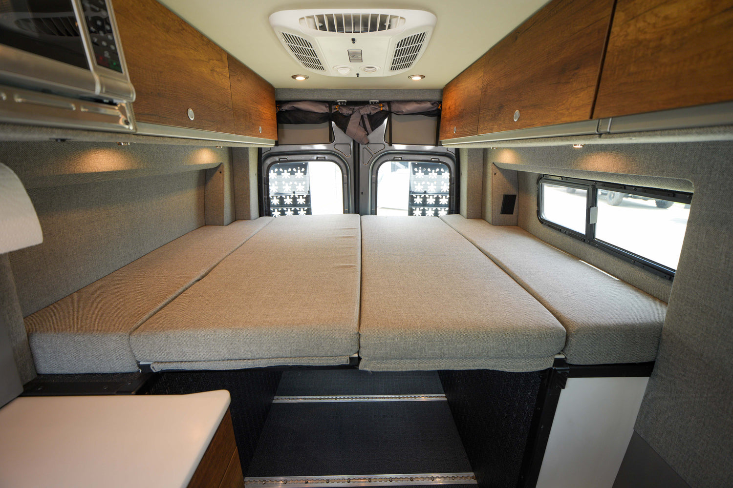 2023 Storyteller Overland Stealth Mode 4x4 - Preowned