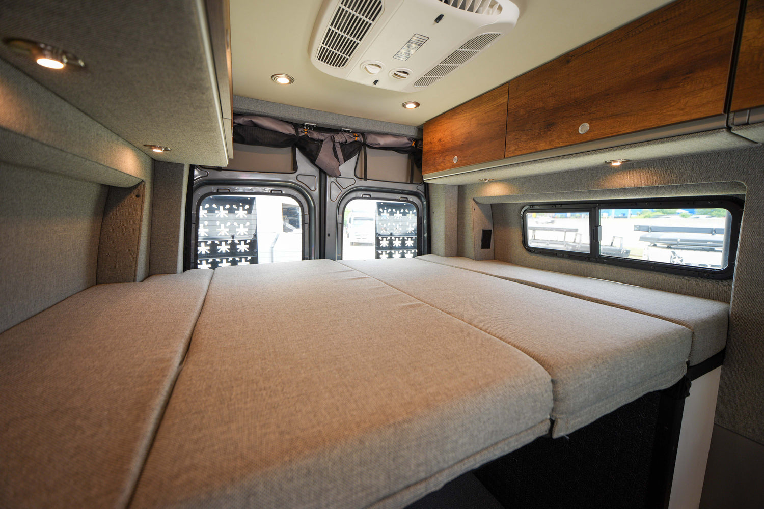 2023 Storyteller Overland Stealth Mode 4x4 - Preowned