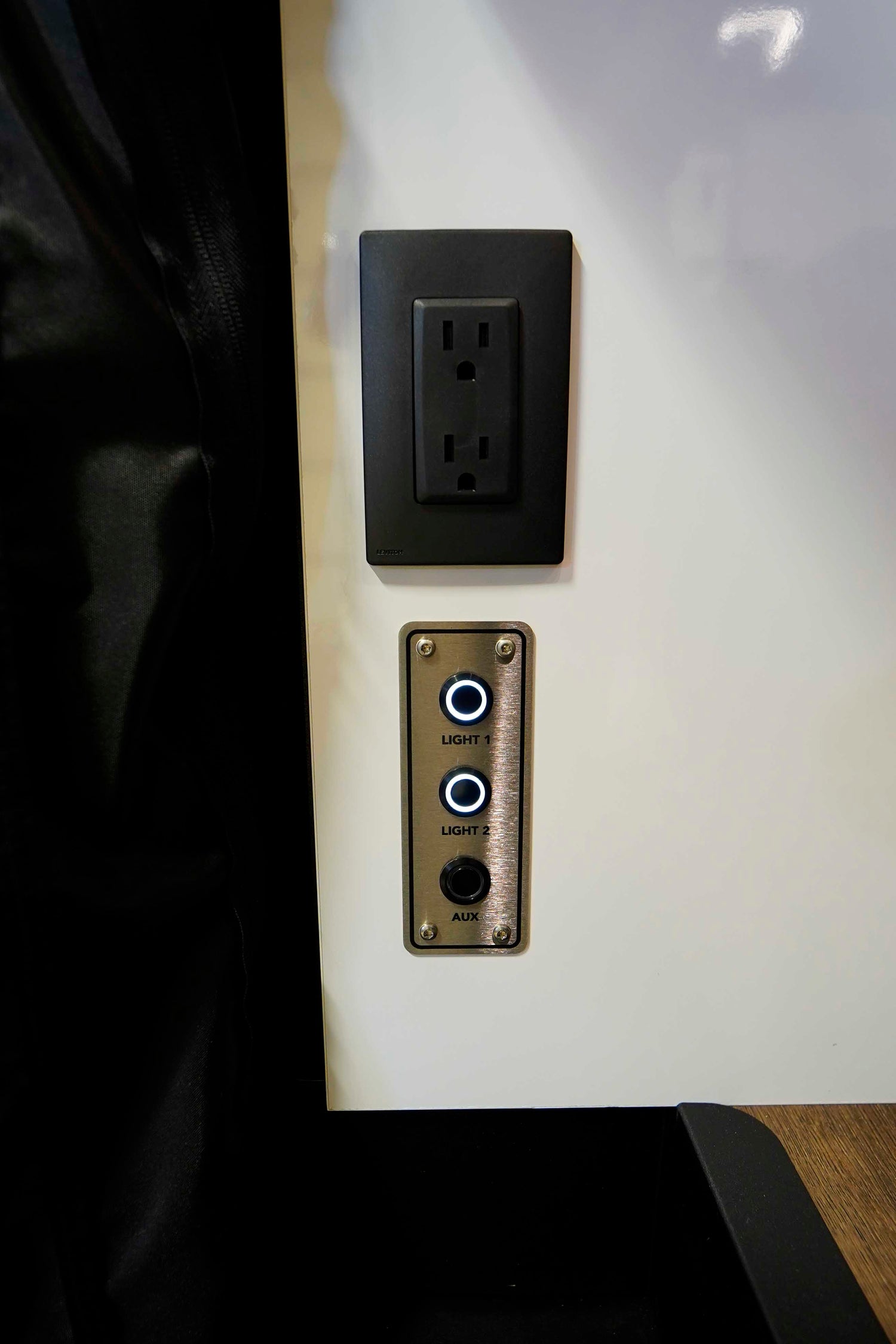 DEAL PENDING! 2025 Storyteller Overland Crew Mode 170