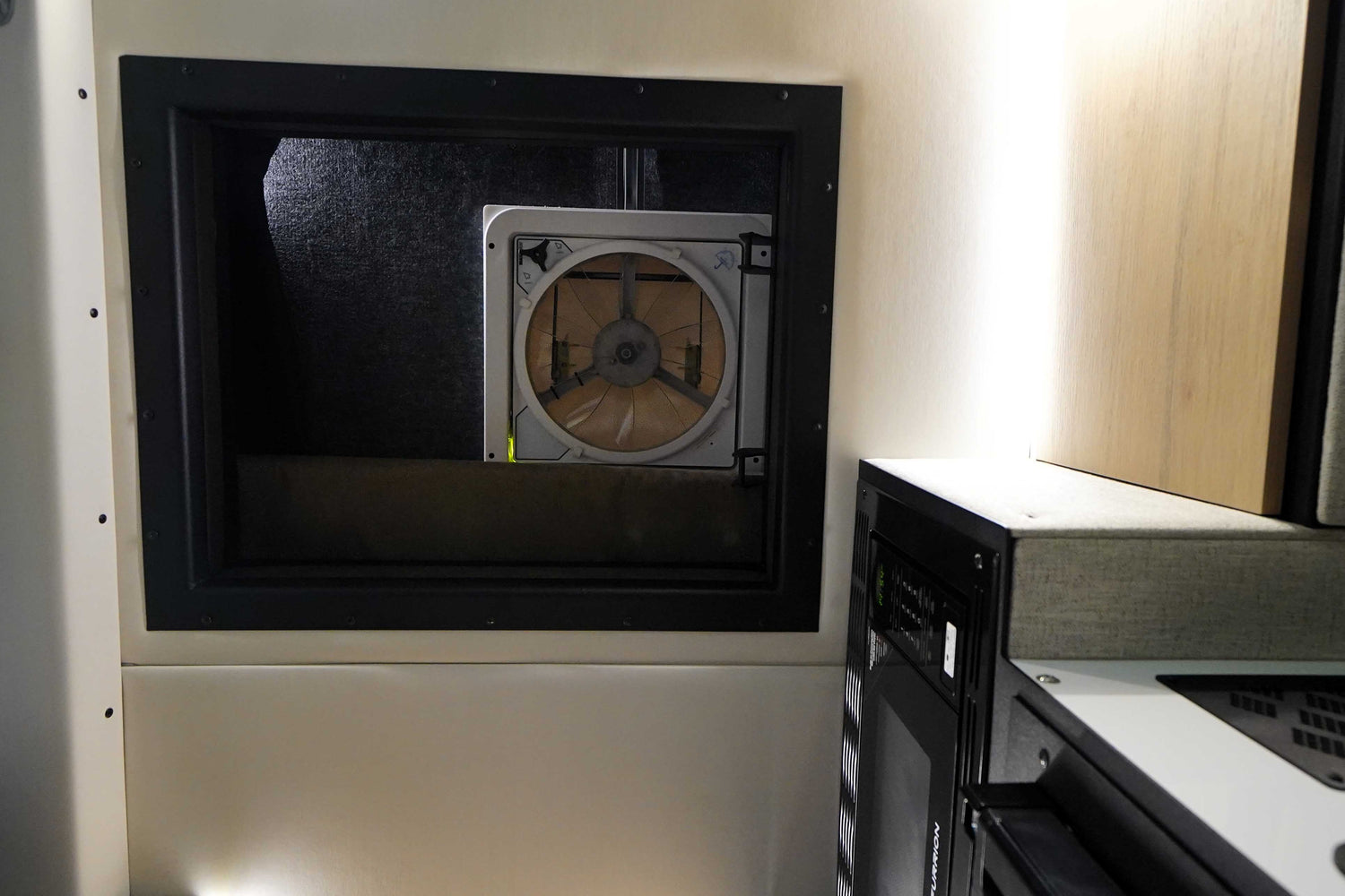 DEAL PENDING! 2025 Storyteller Overland Crew Mode 170