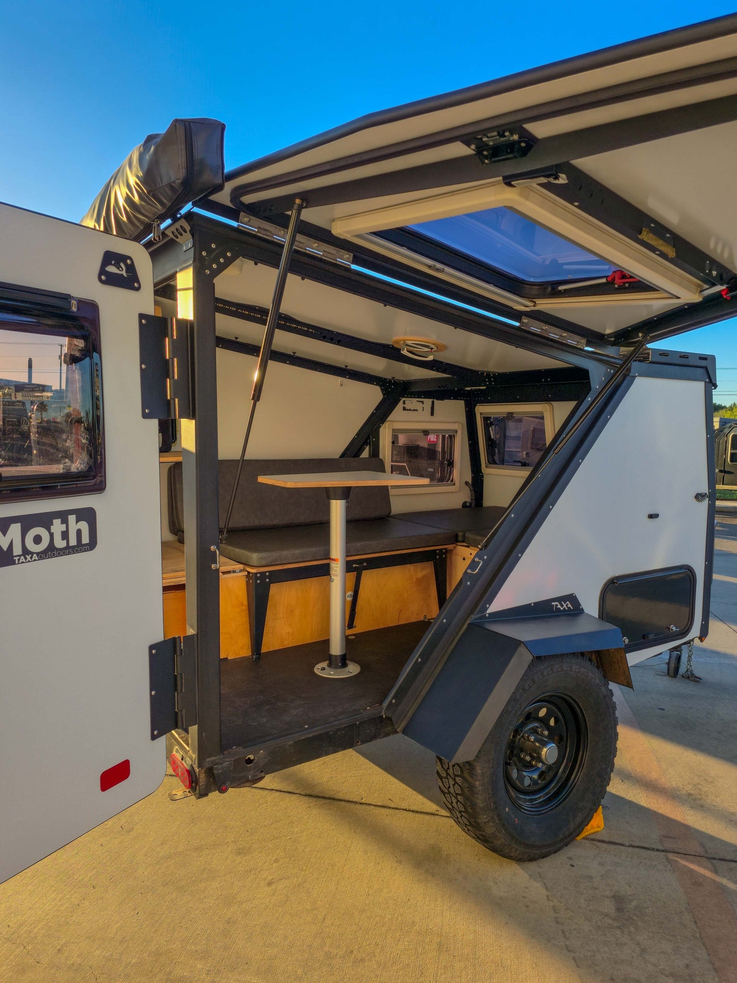 2021 TAXA TIGER MOTH - Preowned