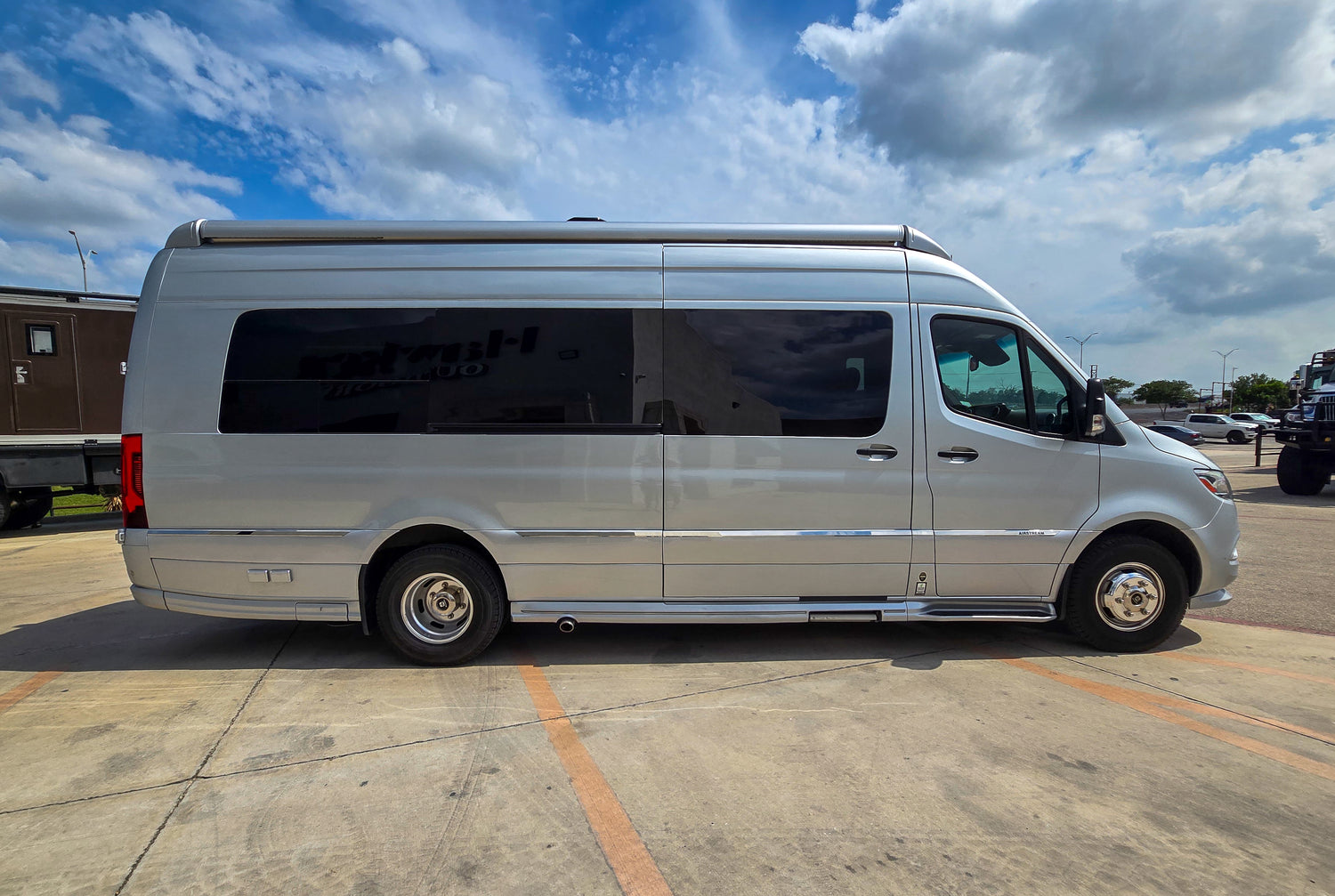 DEAL PENDING! 2021 Airstream Interstate M-24GT - Preowned