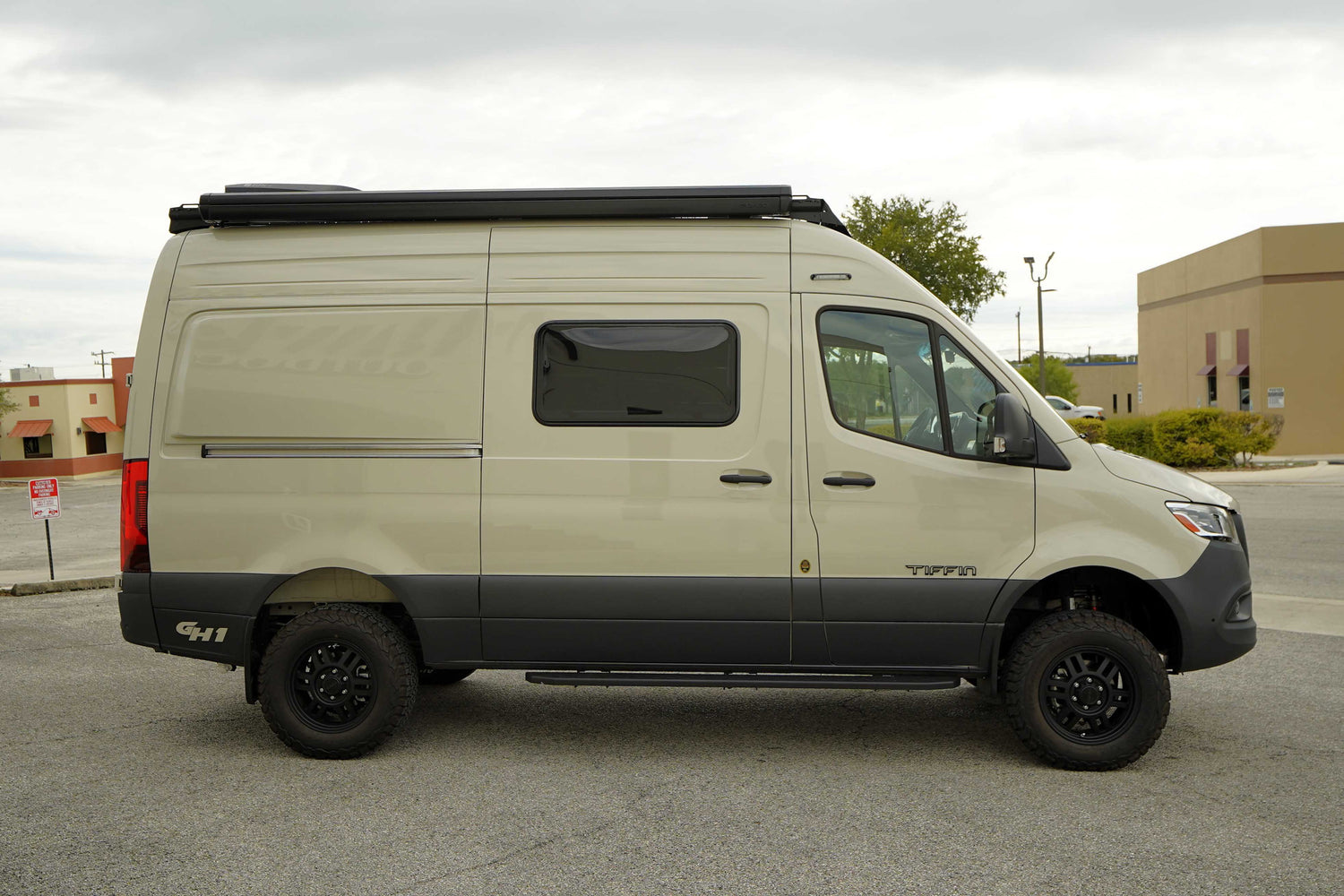 2026 Tiffin GH1 Adventure Bar Starlink Mini Pro, Upgraded Battery System, and Upgraded Audio