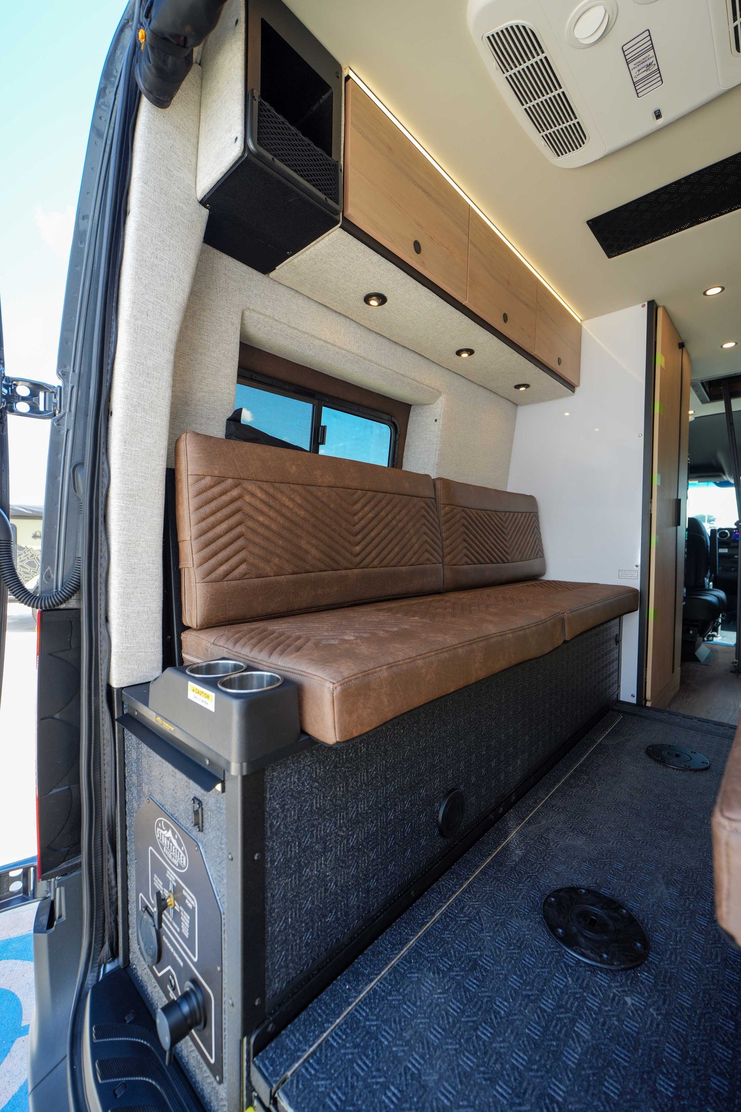 NEW! 2027 Storyteller Overland Crew Mode XL