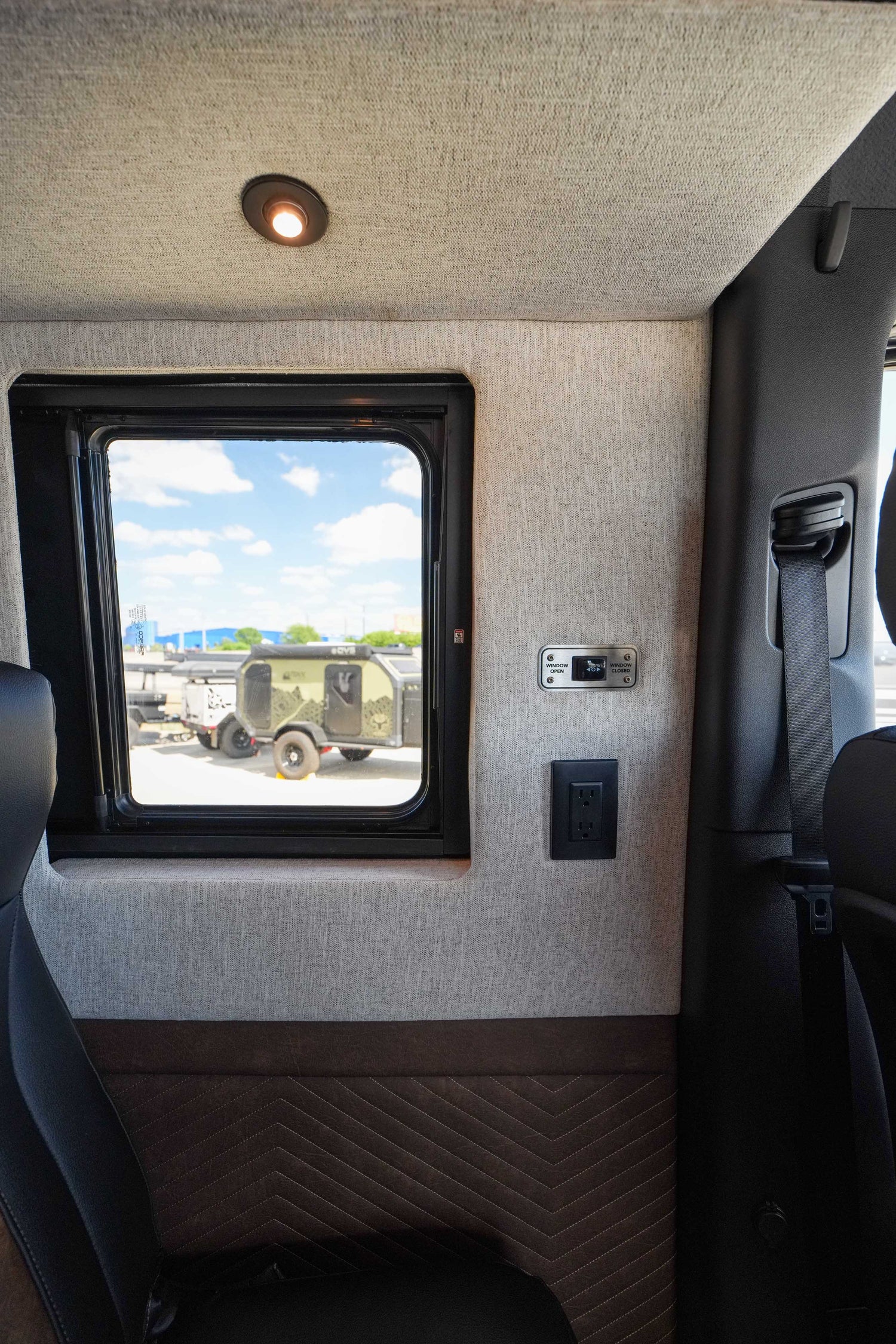 NEW! 2027 Storyteller Overland Crew Mode XL