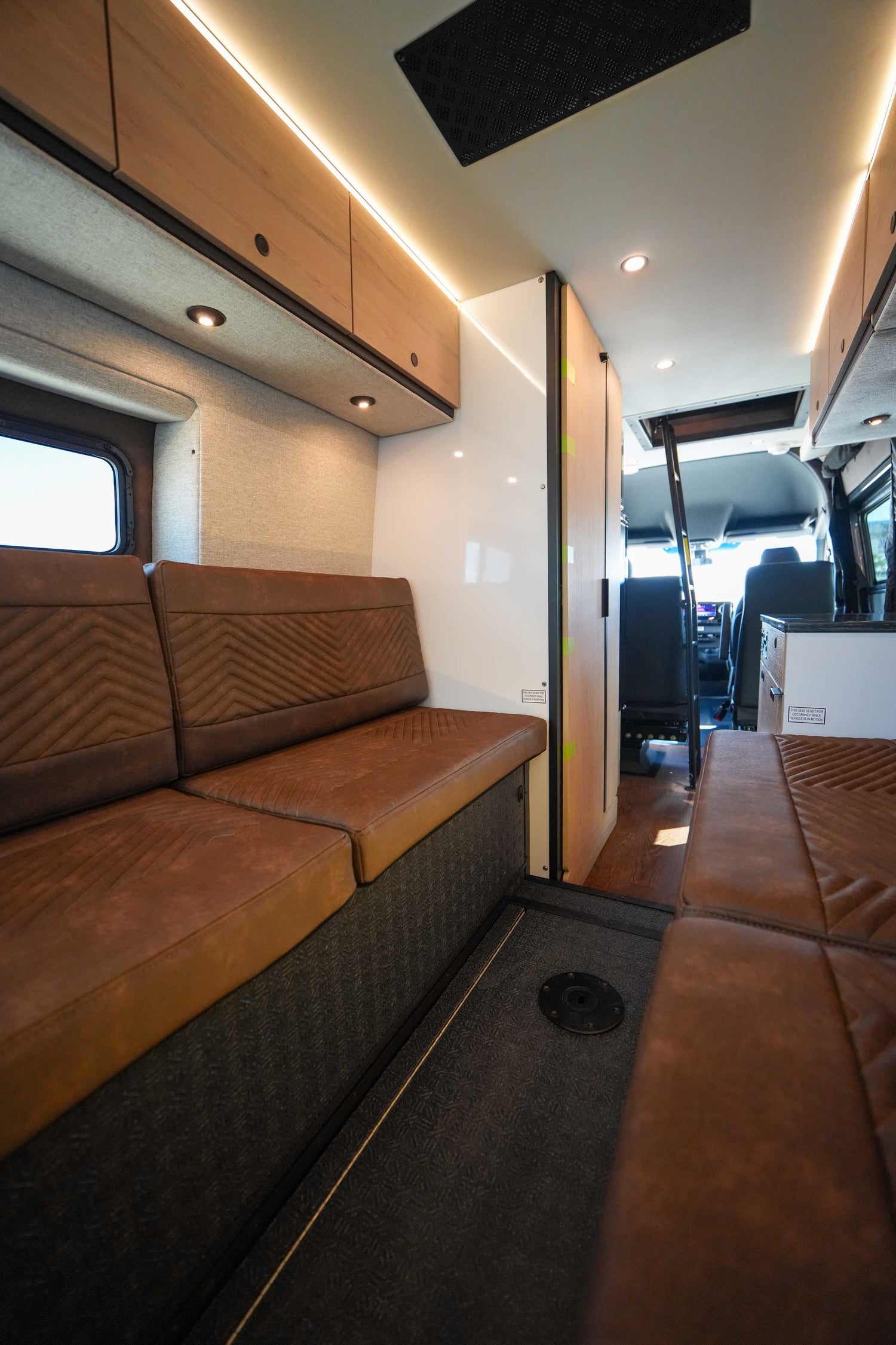 NEW! 2027 Storyteller Overland Crew Mode XL