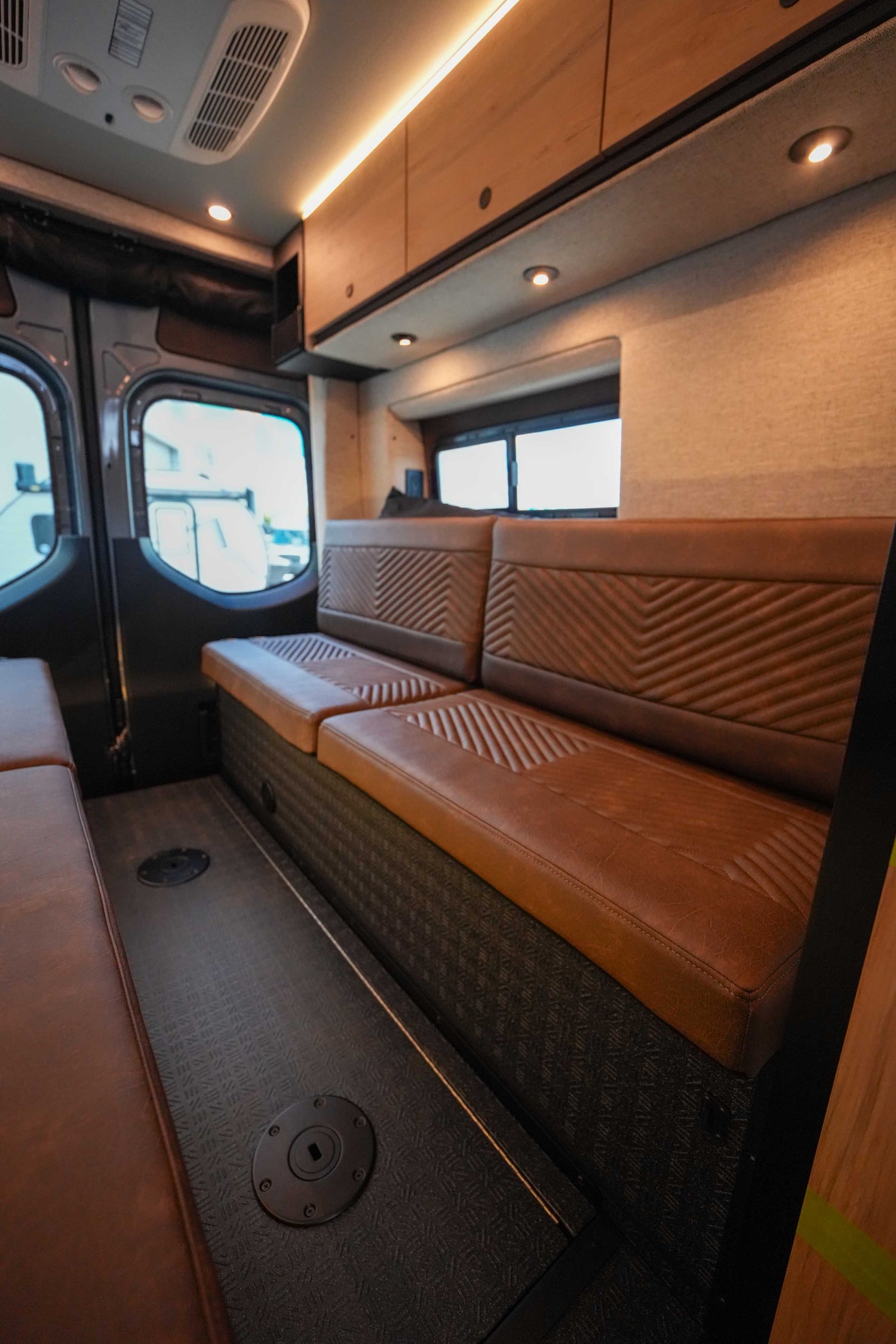 NEW! 2027 Storyteller Overland Crew Mode XL